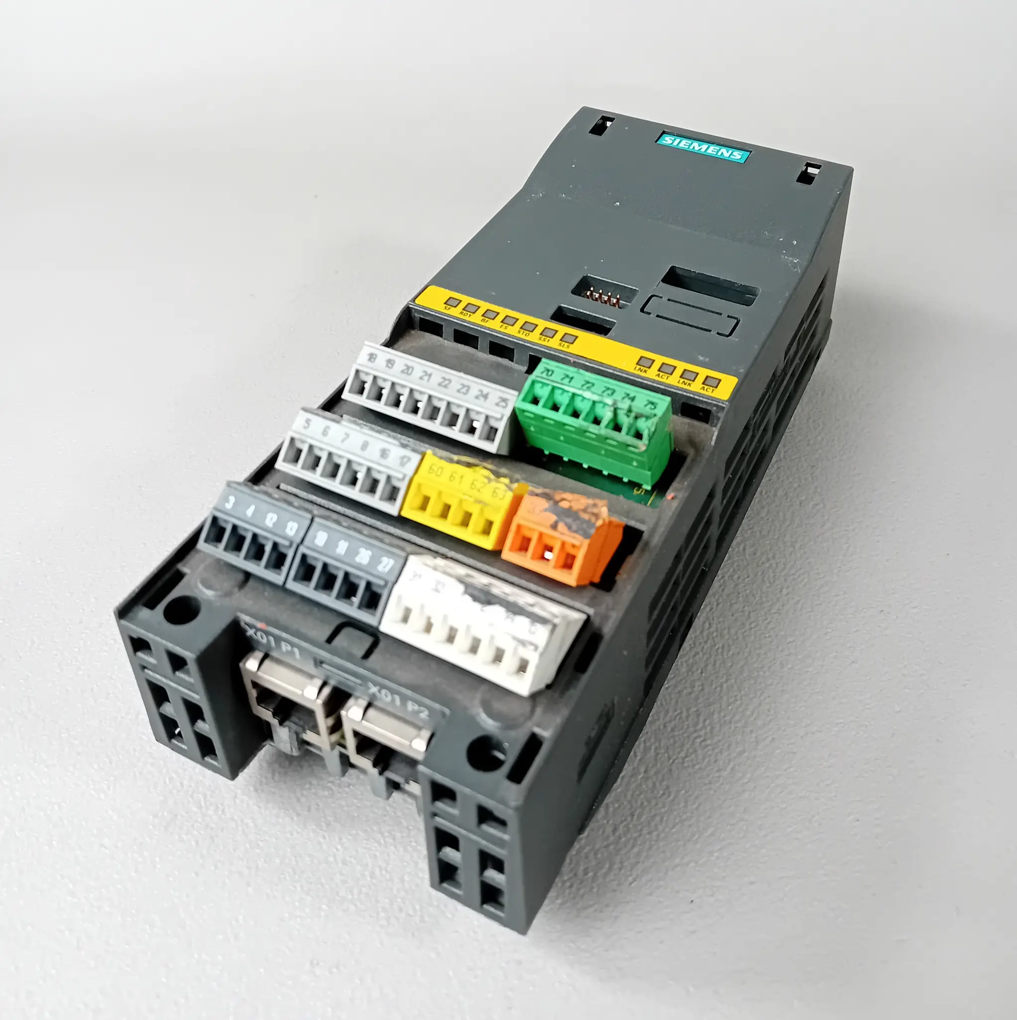 Produktfoto 1 von Siemens 6SL3 244-0BA21-1FA0 / 6SL3244-0BA21-1FA0 ohne Klappe