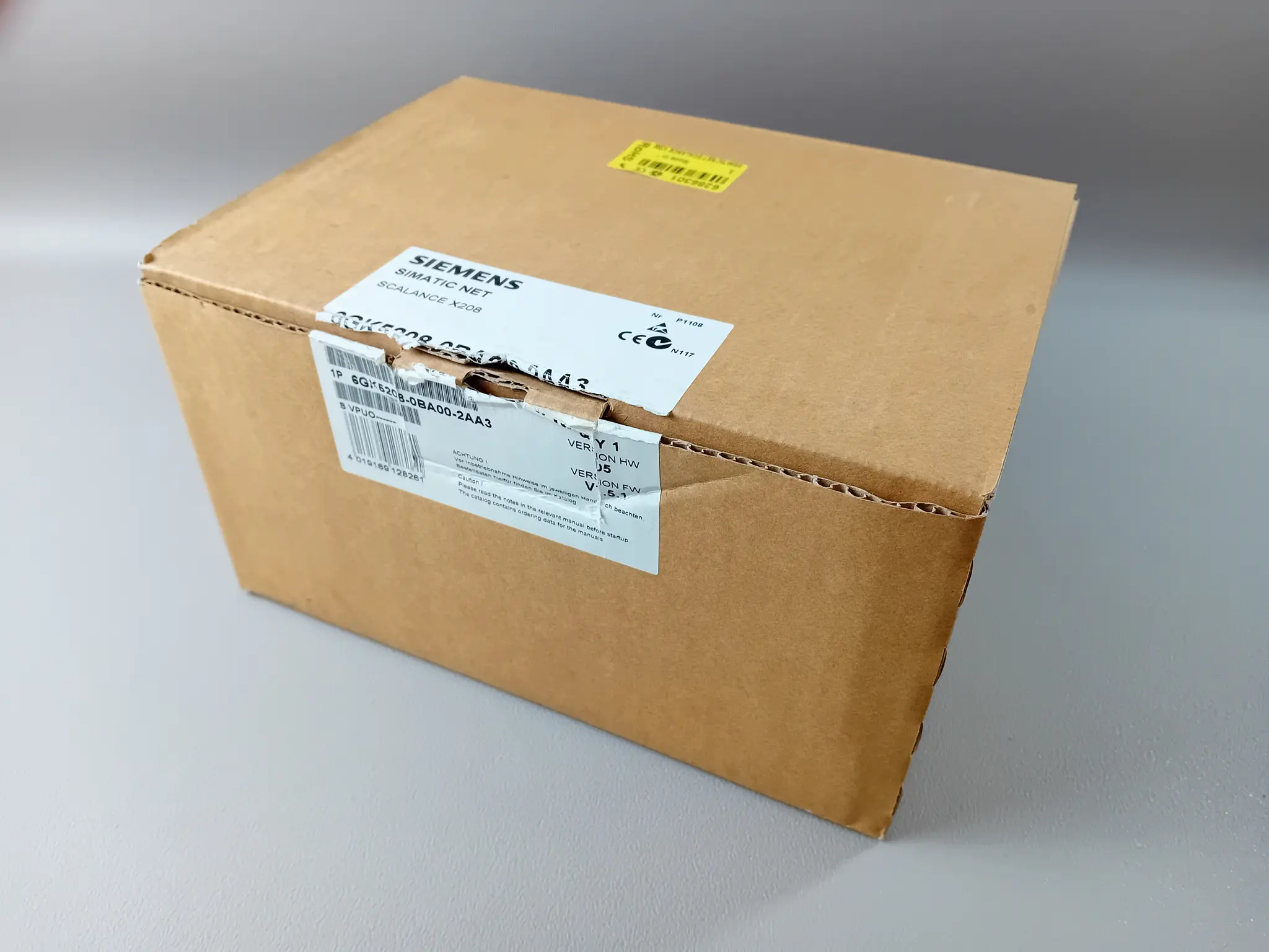 Produktfoto 1 von Siemens 6GK5208-0BA00-2AA3 Neu Siegel offen