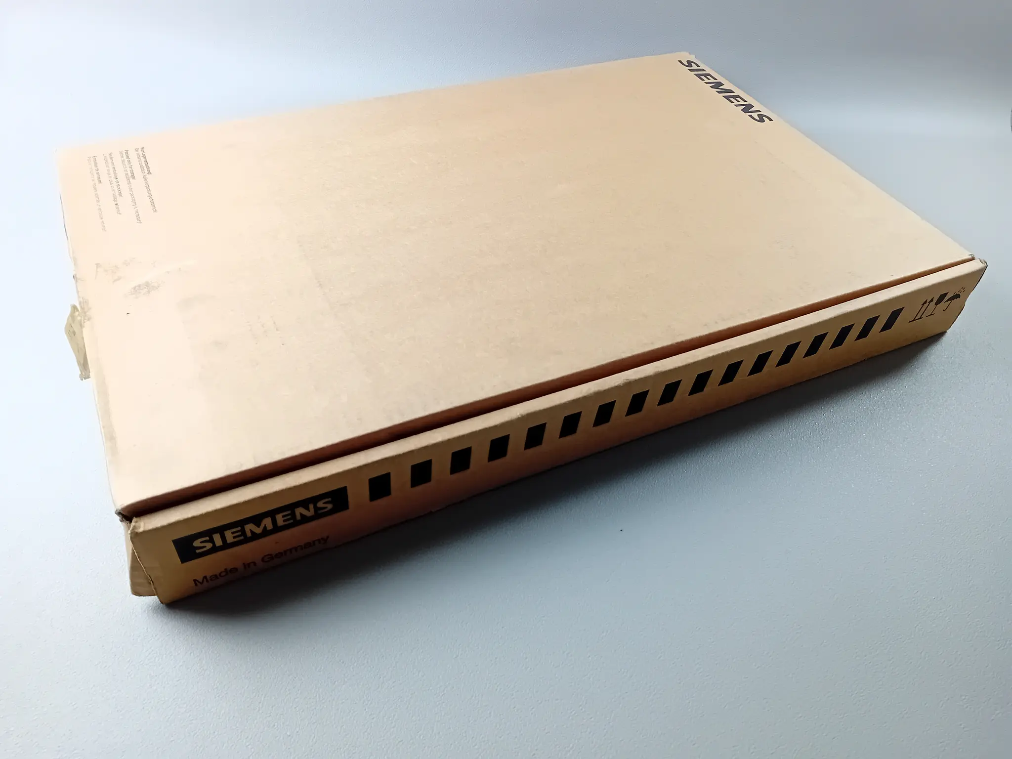 Produktfoto 1 von Siemens Simodrive 6SN1 123-1AA00-0AA1 / 6SN1123-1AA00-0AA1 NEU OVP