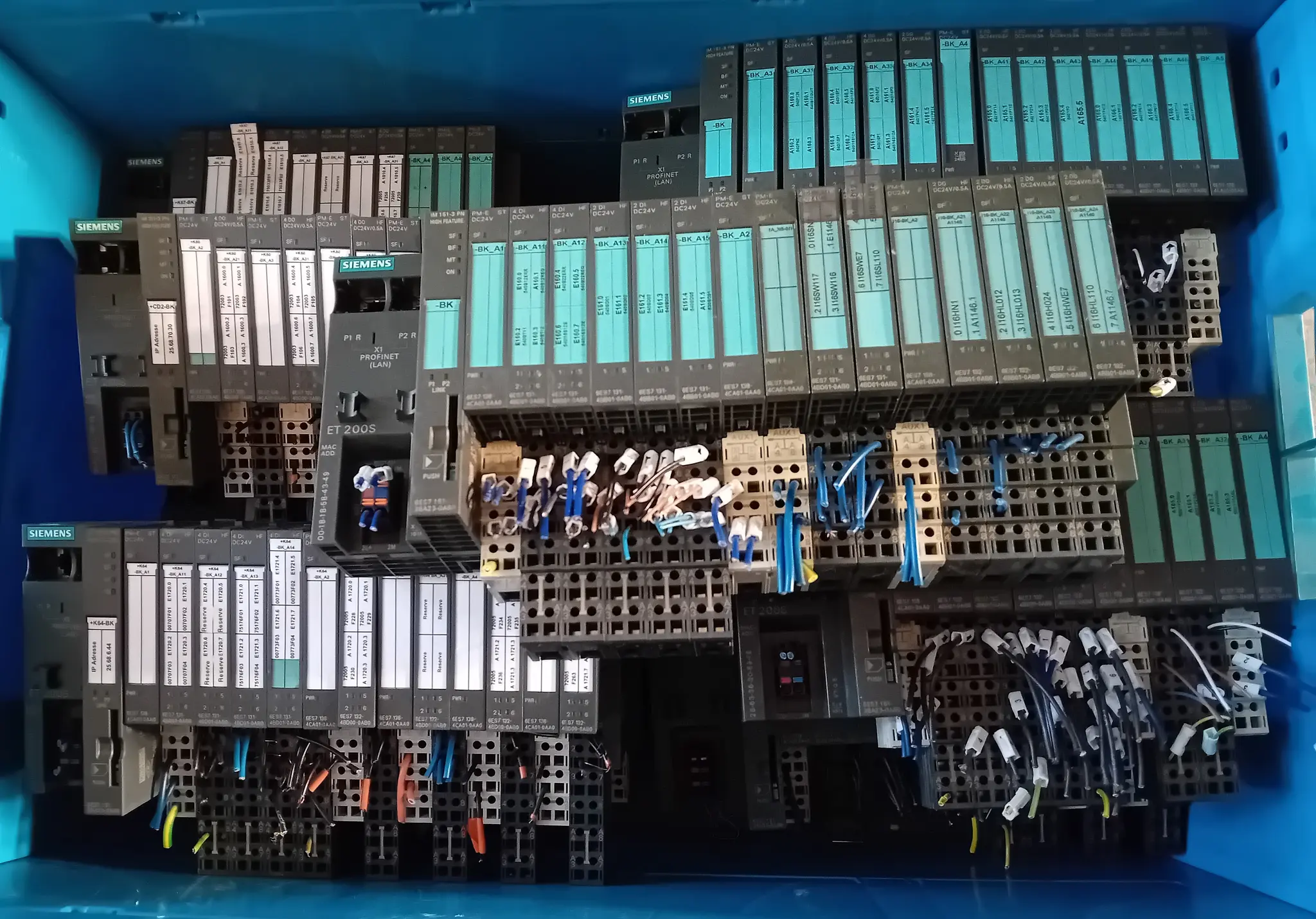 Produktfoto 1 von Siemens Set 6ES7 151-3BA23-0AB0 + versch. Module