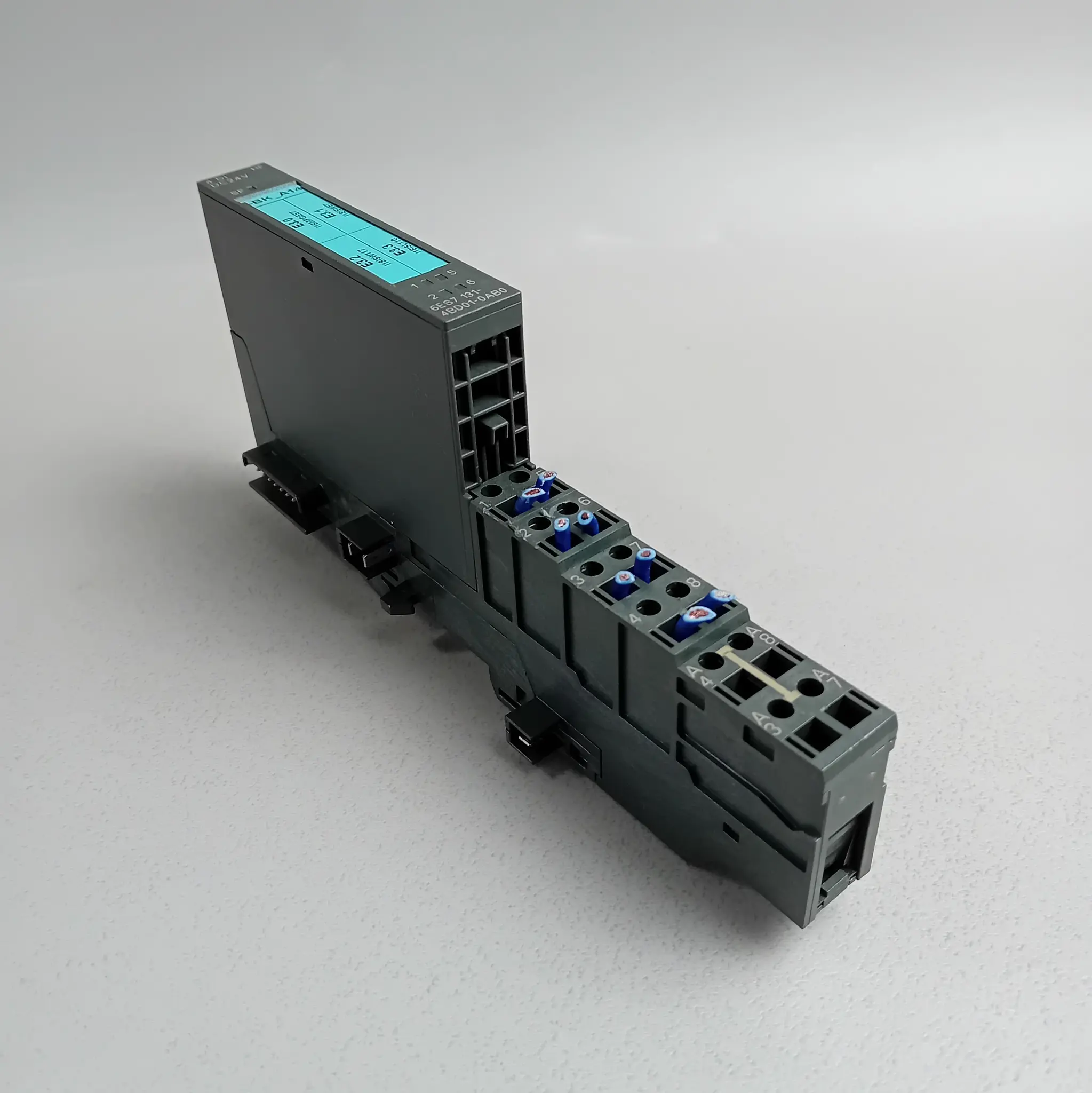 Produktfoto 1 von Siemens 6ES7 131-4BD01-0AB0 / 6ES7131-4BD01-0AB0 mit Sockel