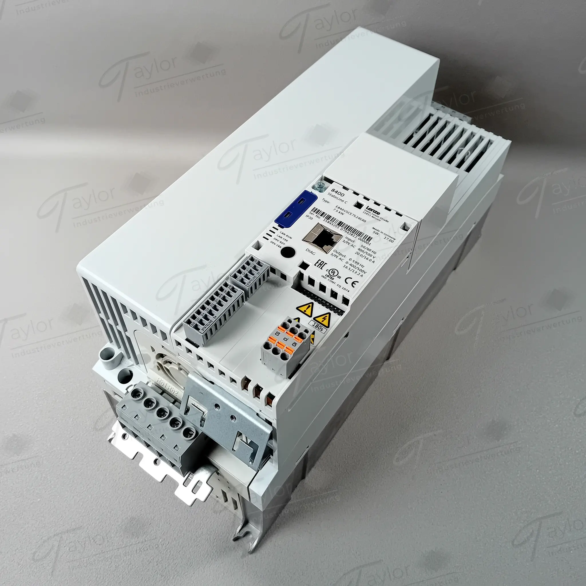 Produktfoto 1 von Lenze E84AVSCE7524SX0