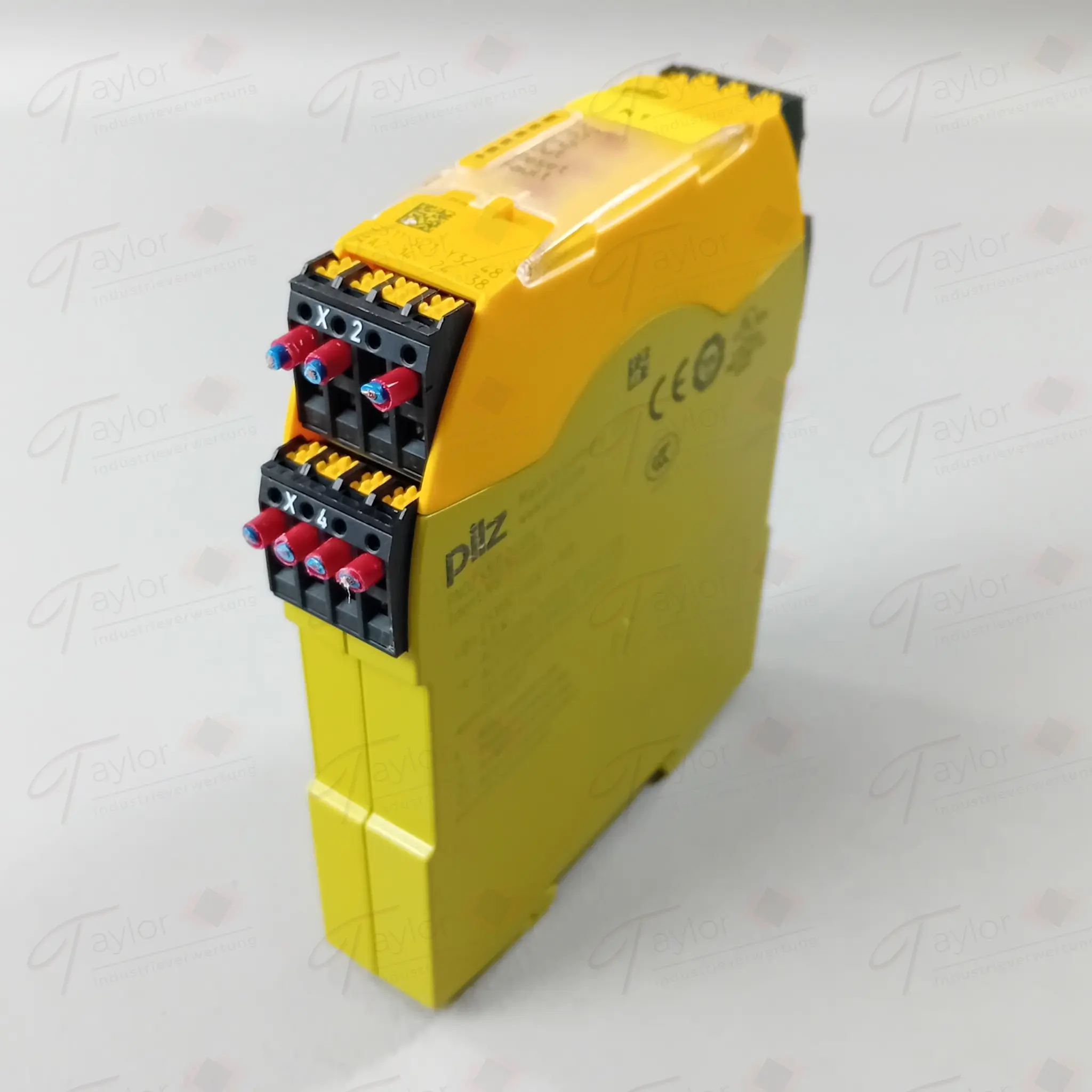 Produktfoto 1 von Pilz 751105 PNOZ s5 C 24VDC 2n/o 2n/o t mit Stecker