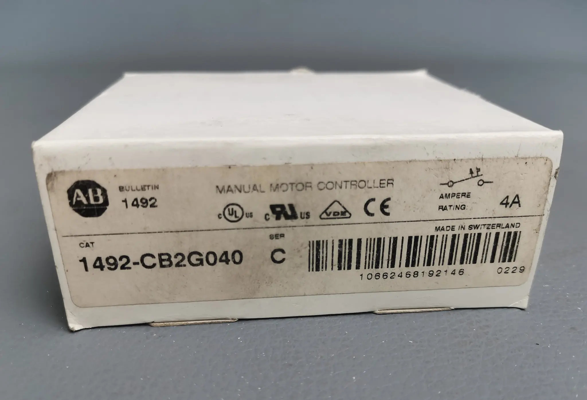 Produktfoto 1 von Allen Bradley 1492-CB2G040 NEU