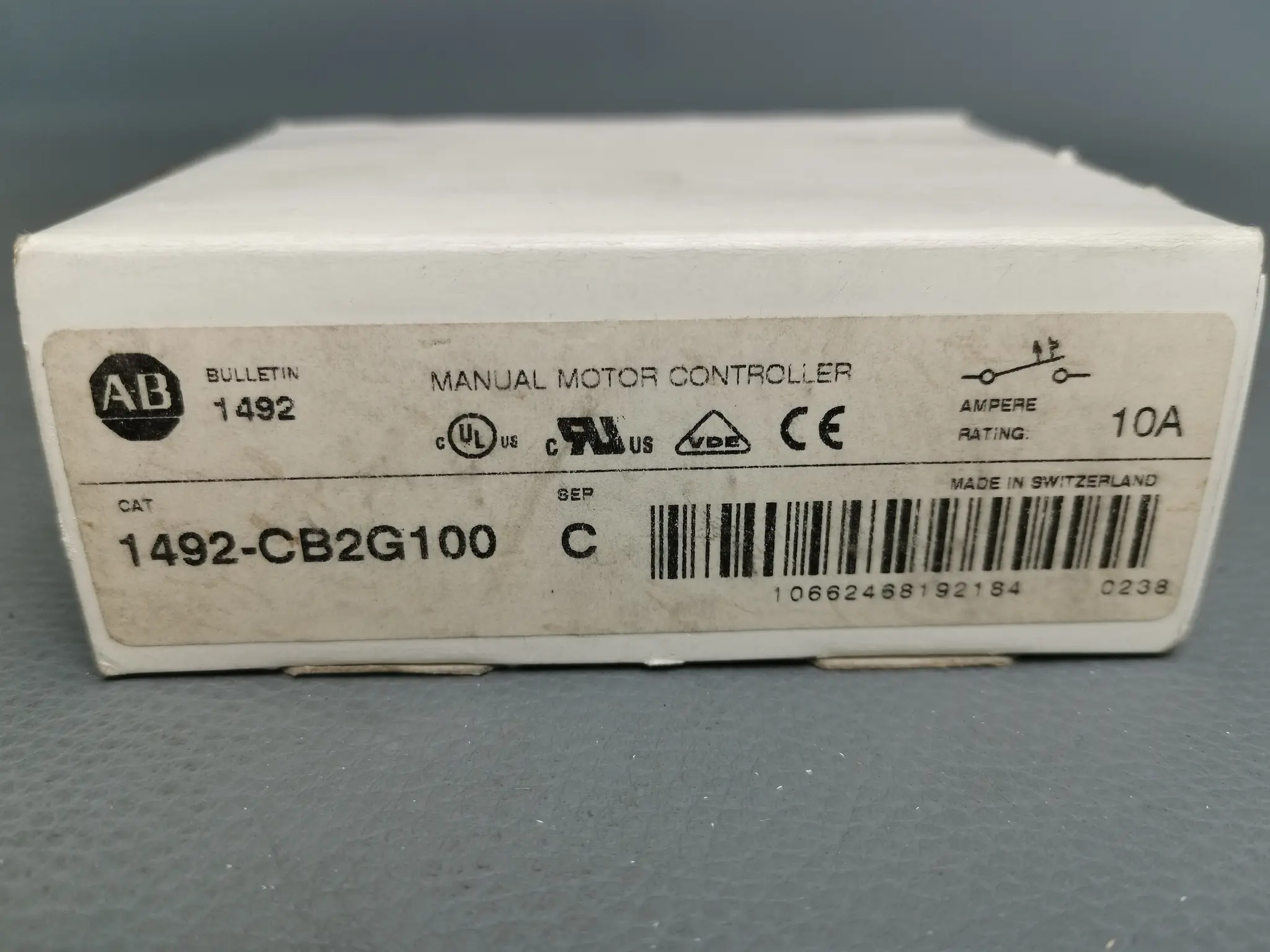 Produktfoto 1 von Allen Bradley 1492-CB2G100 NEU