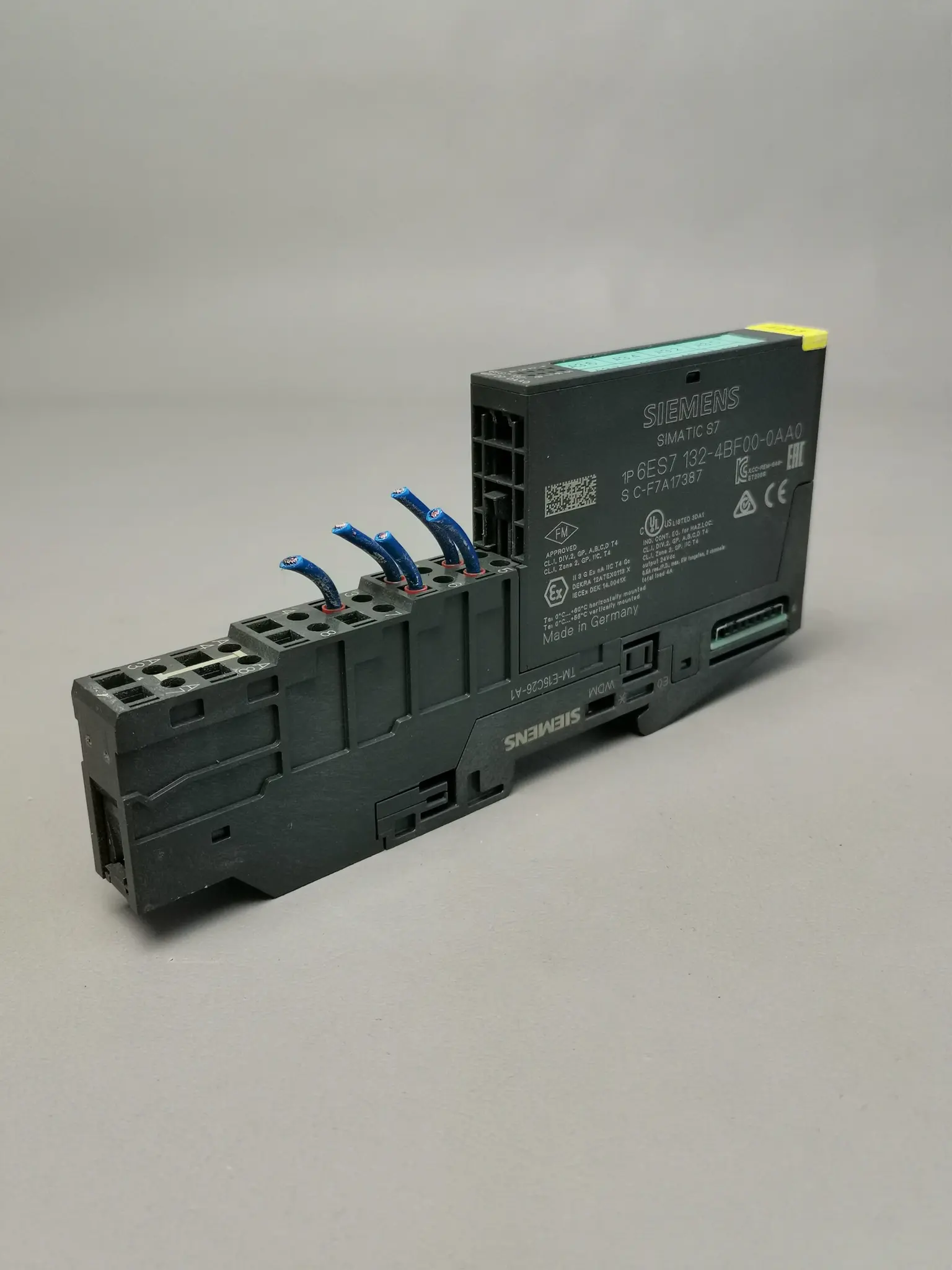 Produktfoto 1 von Siemens 6ES7 132-4BF00-0AA0 / 6ES7132-4BF00-0AA0 inkl. Sockel