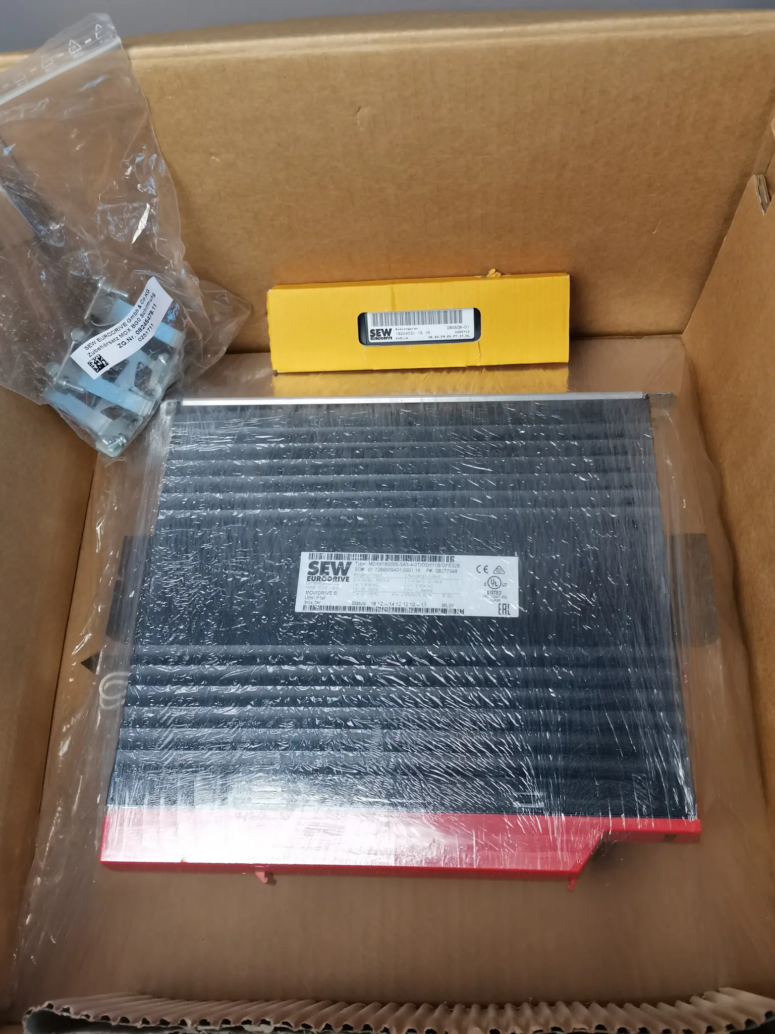 Produktfoto 1 von SEW MDX61B0005-5A3-4-0T + DEH11B + DFE32B + DBG60B-01 NEU OVP