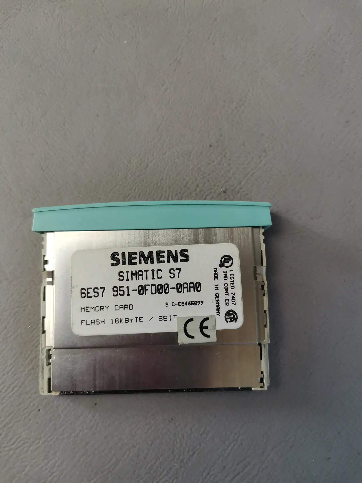 Produktfoto 1 von Siemens 6ES7 951-0FD00-0AA0