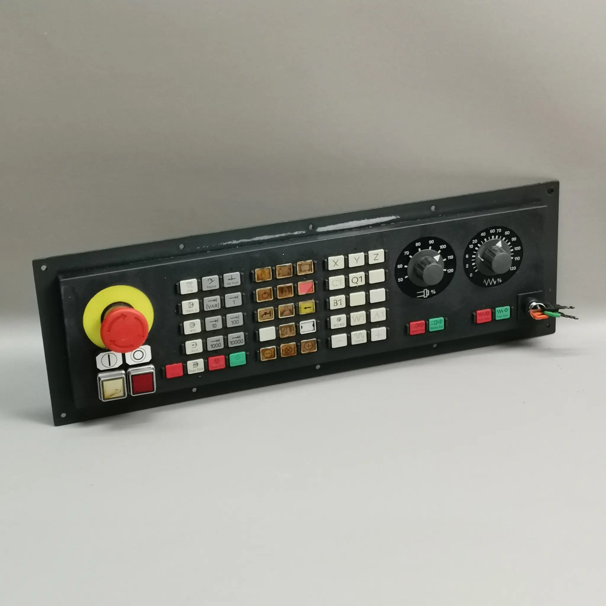 Produktfoto 1 von Siemens 6FC5203-0AD10-0AA0 Maschinensteuertafel mit 2 zusätzlichen Knöpfen