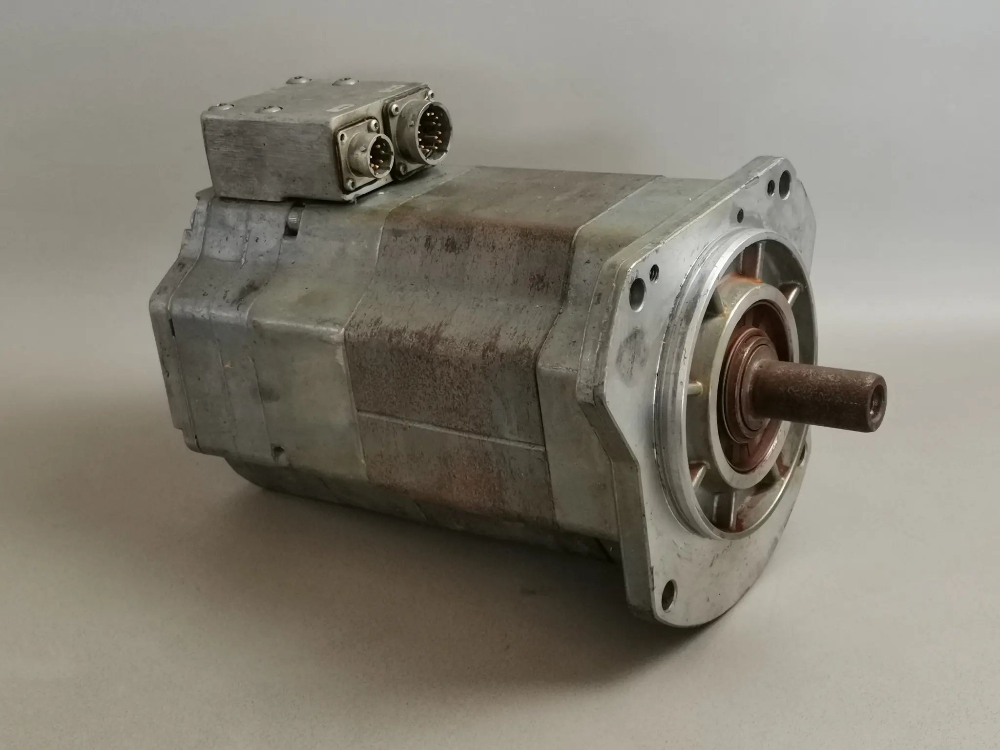 Produktfoto 1 von Siemens 1FK6084-6AZ21-9ZZ9-Z / ABB 3HAB6738-1/06 Servomotor