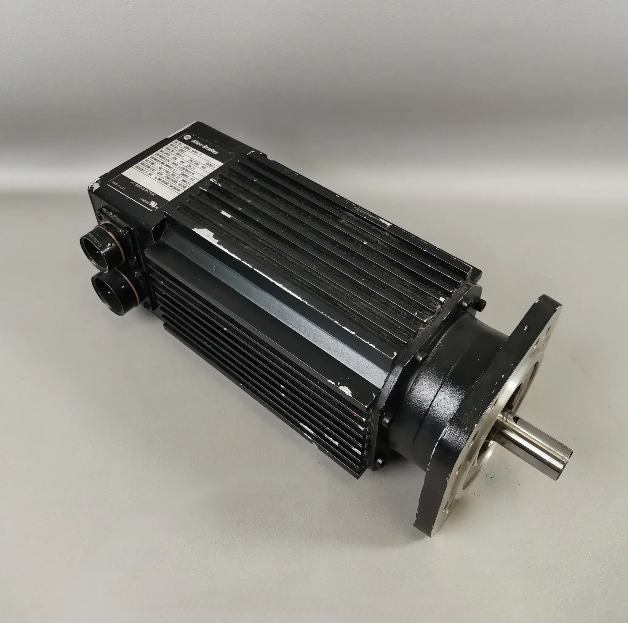 Produktfoto 1 von Allen Bradley 1326AS-B440G-21 163572