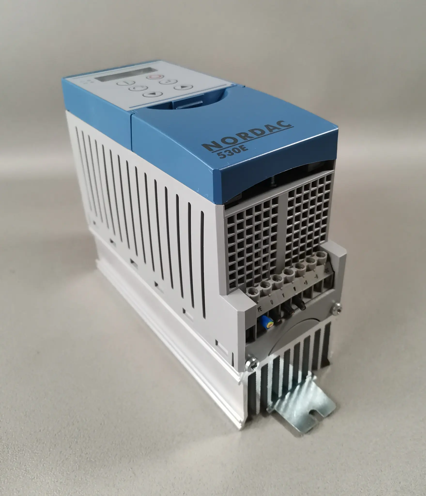 Produktfoto 1 von Nordac SK 530E-550-340-A + SK TU3-CTR mit Abdeckung