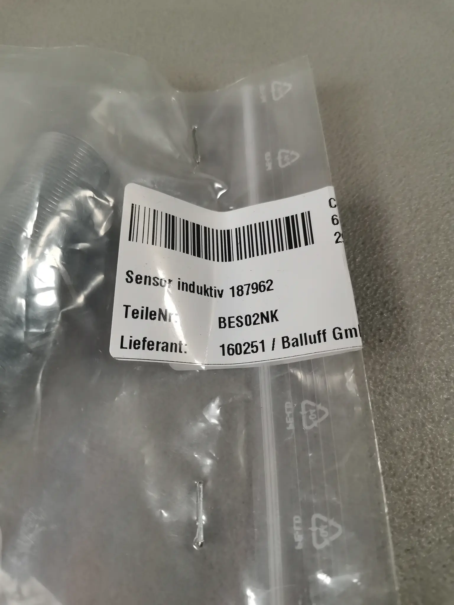 Produktfoto 1 von Balluff BES02NK BES M18EI-PSC72B-S04G-S01 ohne Zubehör NEU