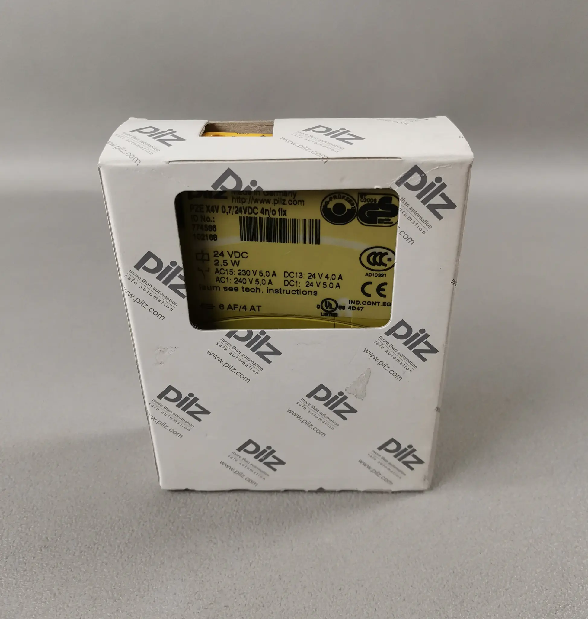 Produktfoto 1 von Pilz 774586 PZE X4V 0,7/24VDC 4n/o fix NEU OVP