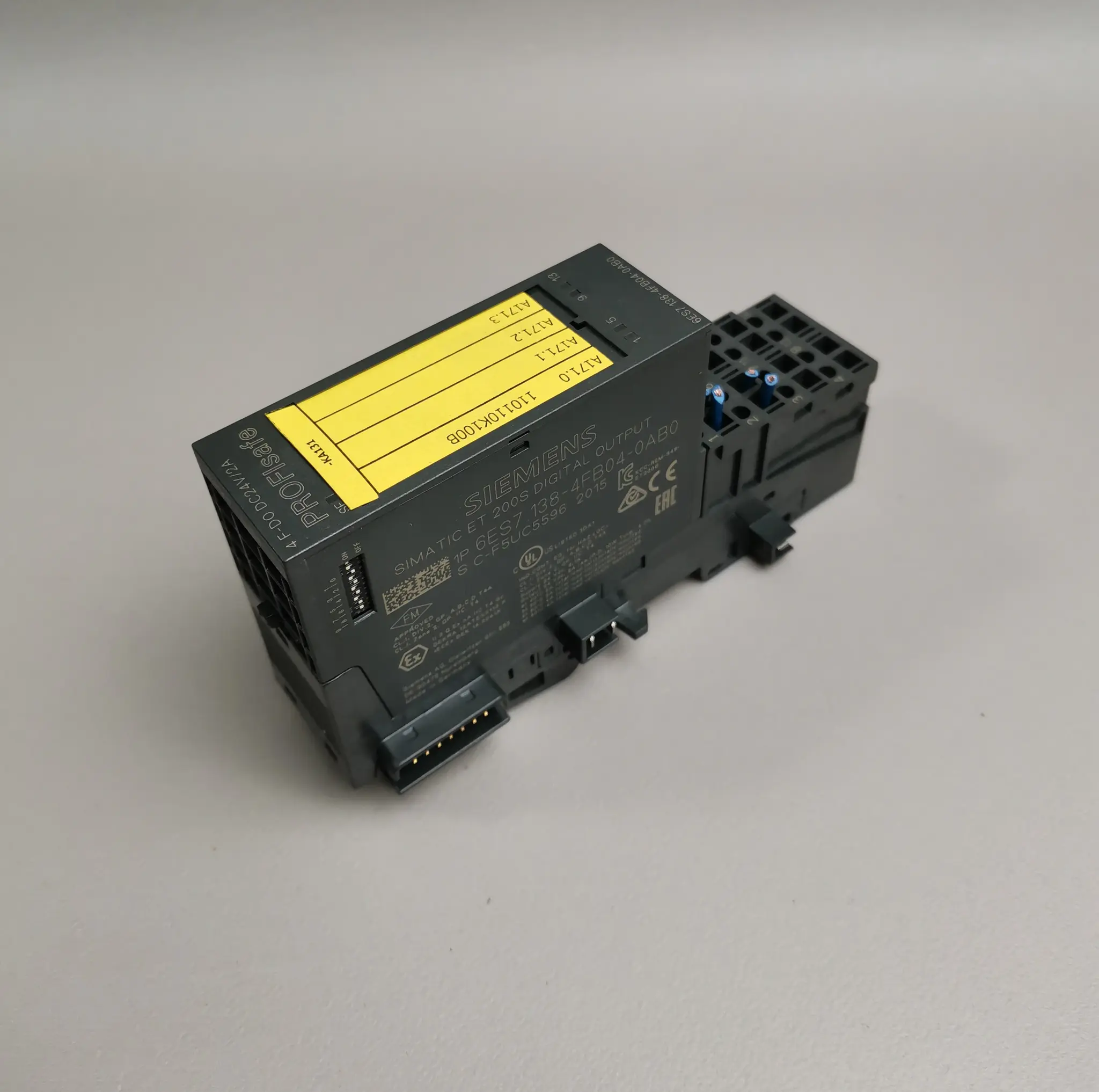 Produktfoto 1 von Siemens 6ES7 138-4FB04-0AB0 / 6ES7138-4FB04-0AB0 mit Sockel