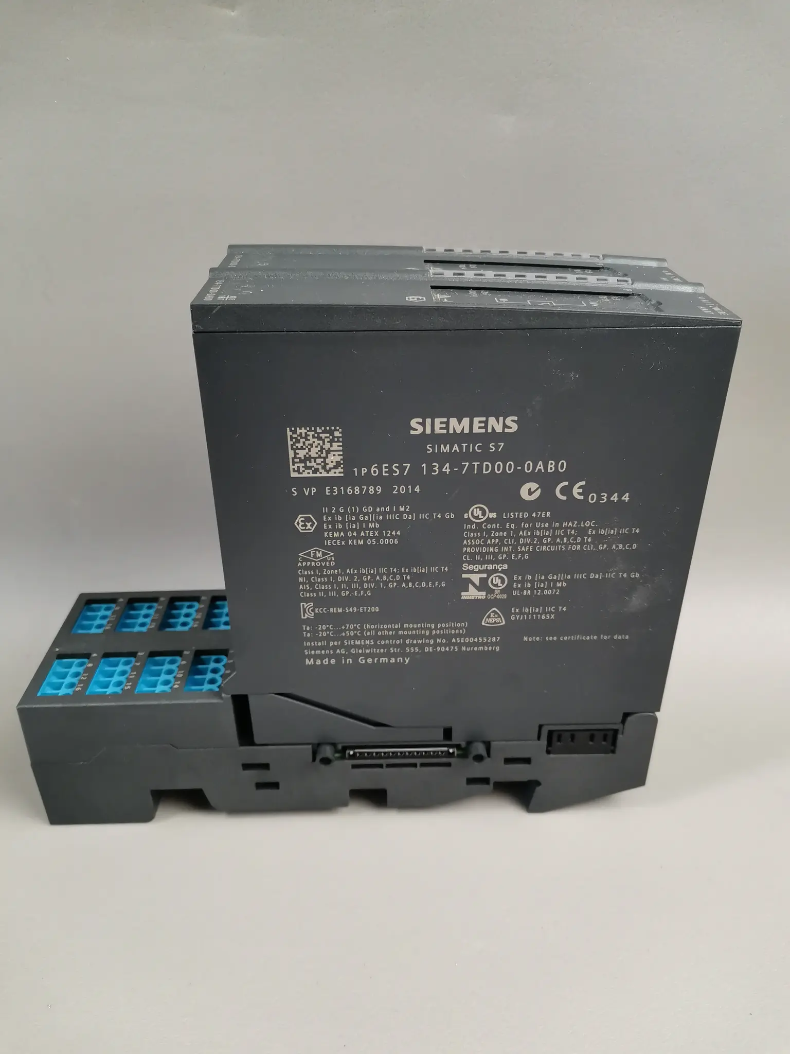 Produktfoto 1 von 2x Siemens 6ES7 134-7TD00-0AB0 mit Sockel / 6ES7134-7TD00-0AB0