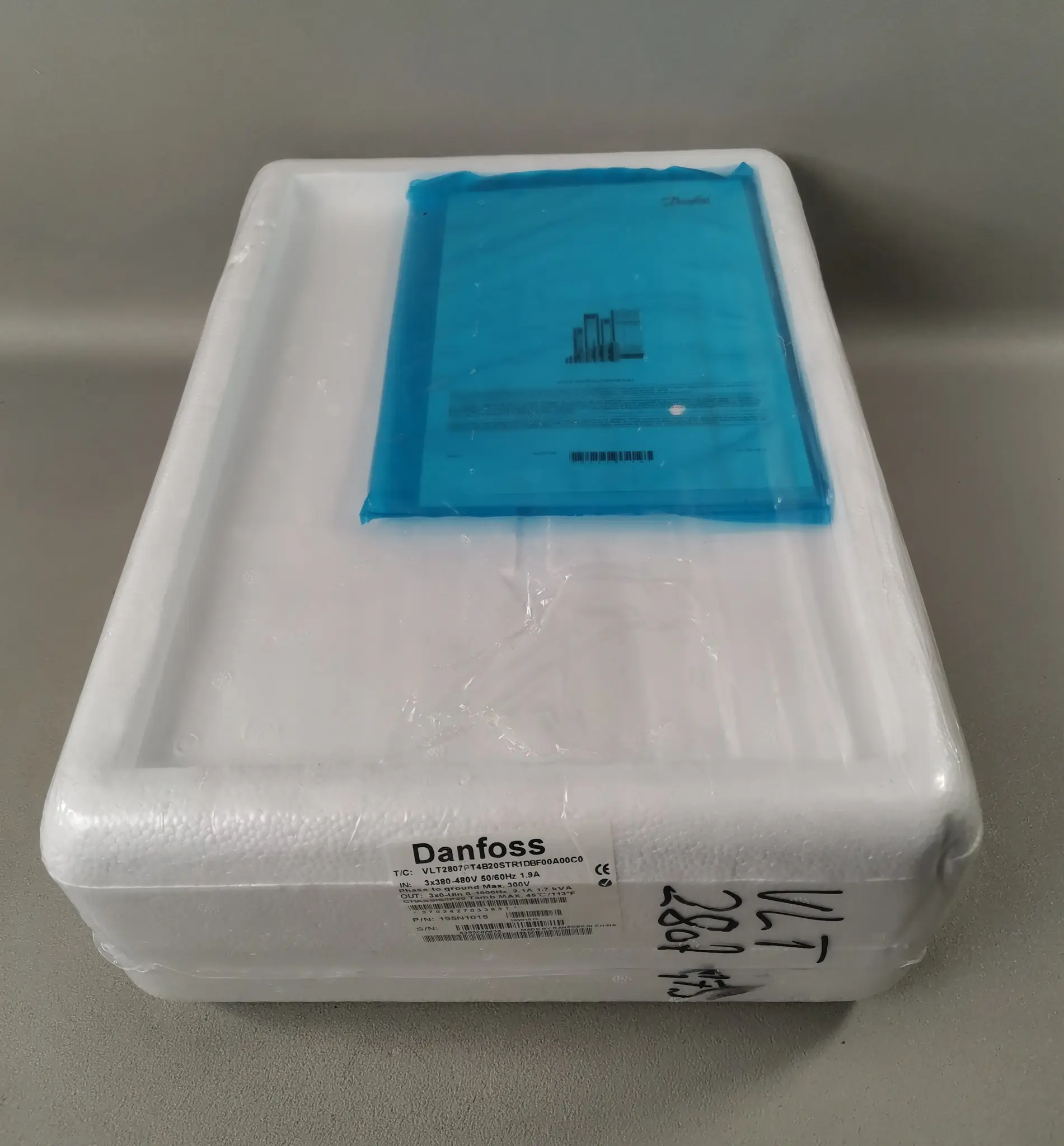 Produktfoto 1 von Danfoss VLT2807PT4B20STR1DBF00A00C0 195N1015  NEU OVP versiegelt