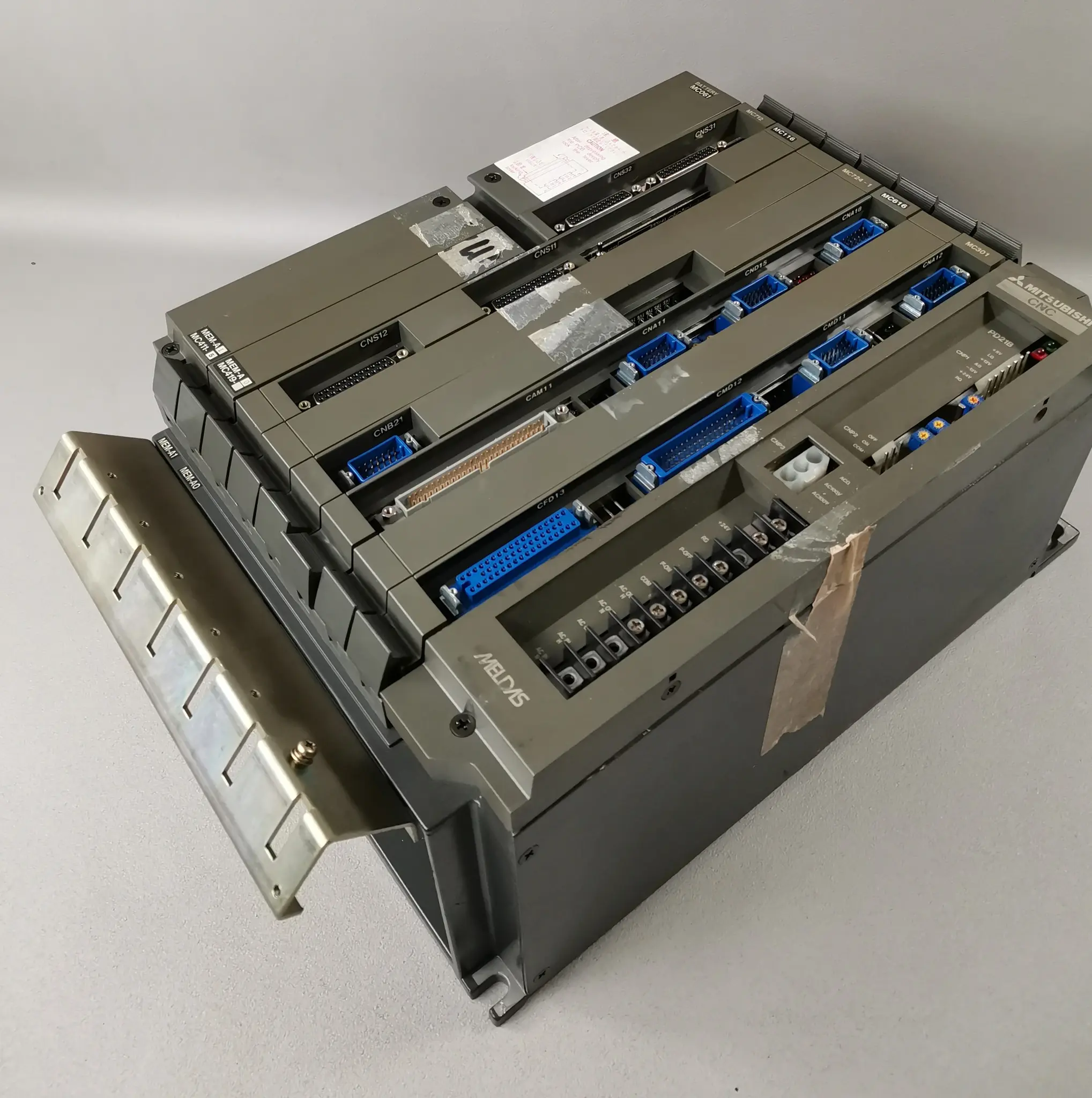 Produktfoto 1 von Mitsubishi FCA325L2NJ-1 + PD21B + MC061 + MC712 + MC116 + MC724-1 etc.