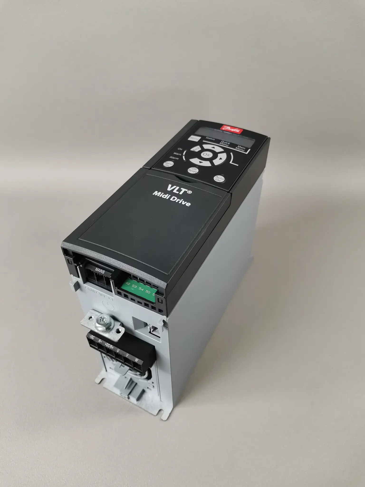 Produktfoto 1 von Danfoss VLT Midi Drive FC-280P2K2T4E20H1BXCXXXSXXXXAX NEU ohne Stecker