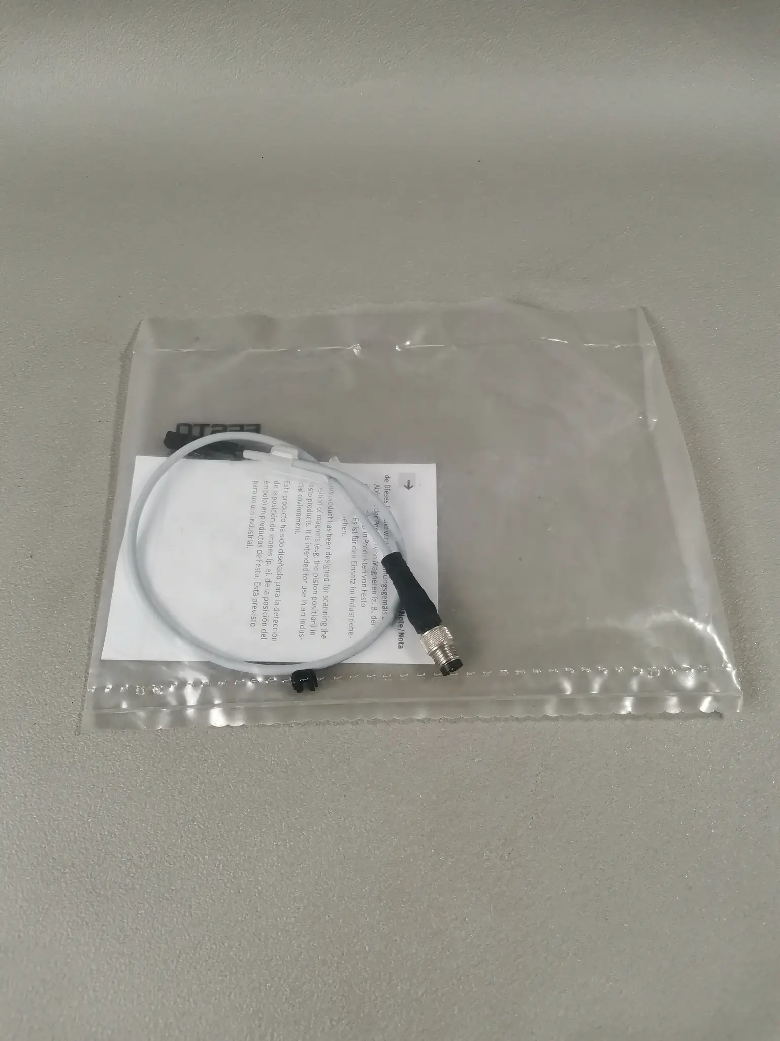 Produktfoto 1 von Festo 574334 SMT-8M-A-PS-24V-E-0,3-M8D NEU OVP