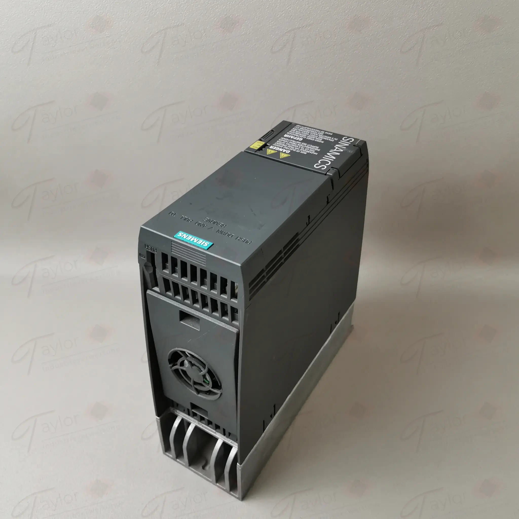 Produktfoto 1 von Siemens 6SL3210-1KE12-3AP1 / 6SL3 210-1KE12-3AP1