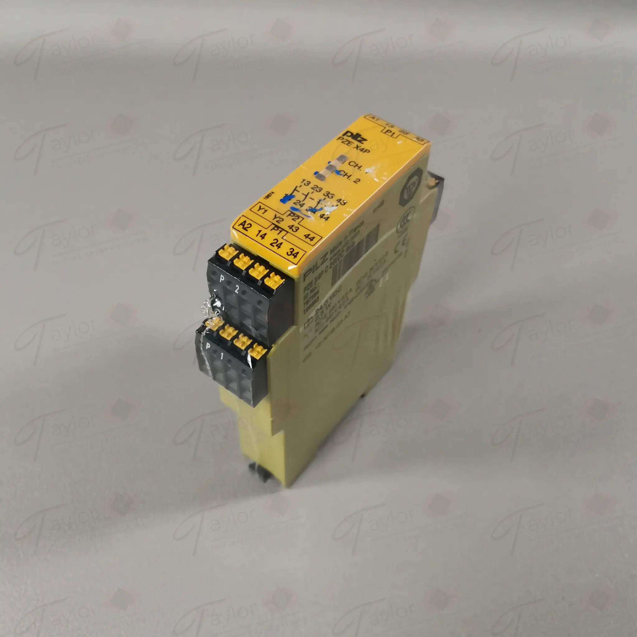 Produktfoto 1 von Pilz 787585 PZE X4P C 24VDC 4n/o NEU in OVP