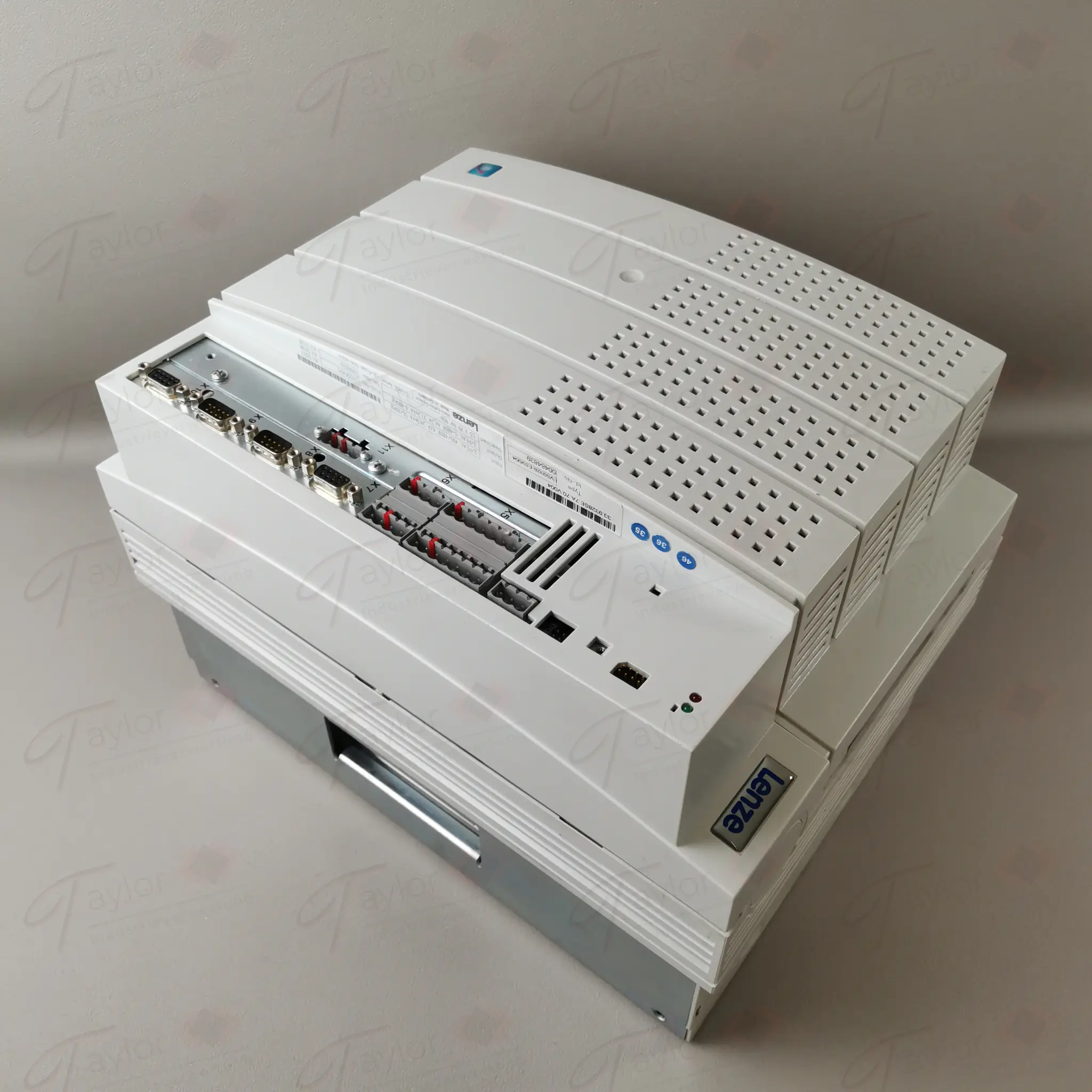 Produktfoto 1 von Lenze EVS9328-ESV004