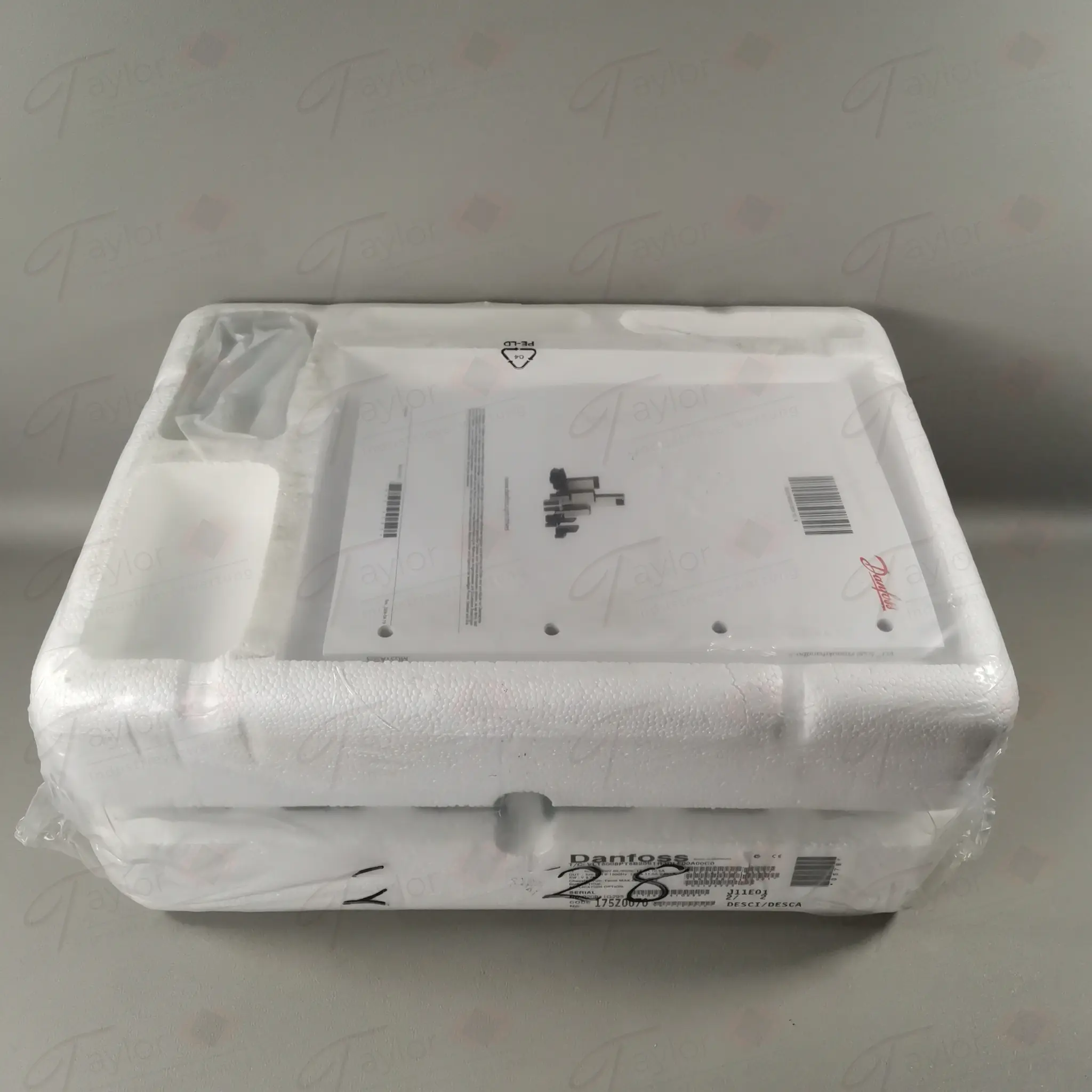 Produktfoto 1 von Danfoss VLT5008PT5B20STR3DLF00A00C0 NEU OVP