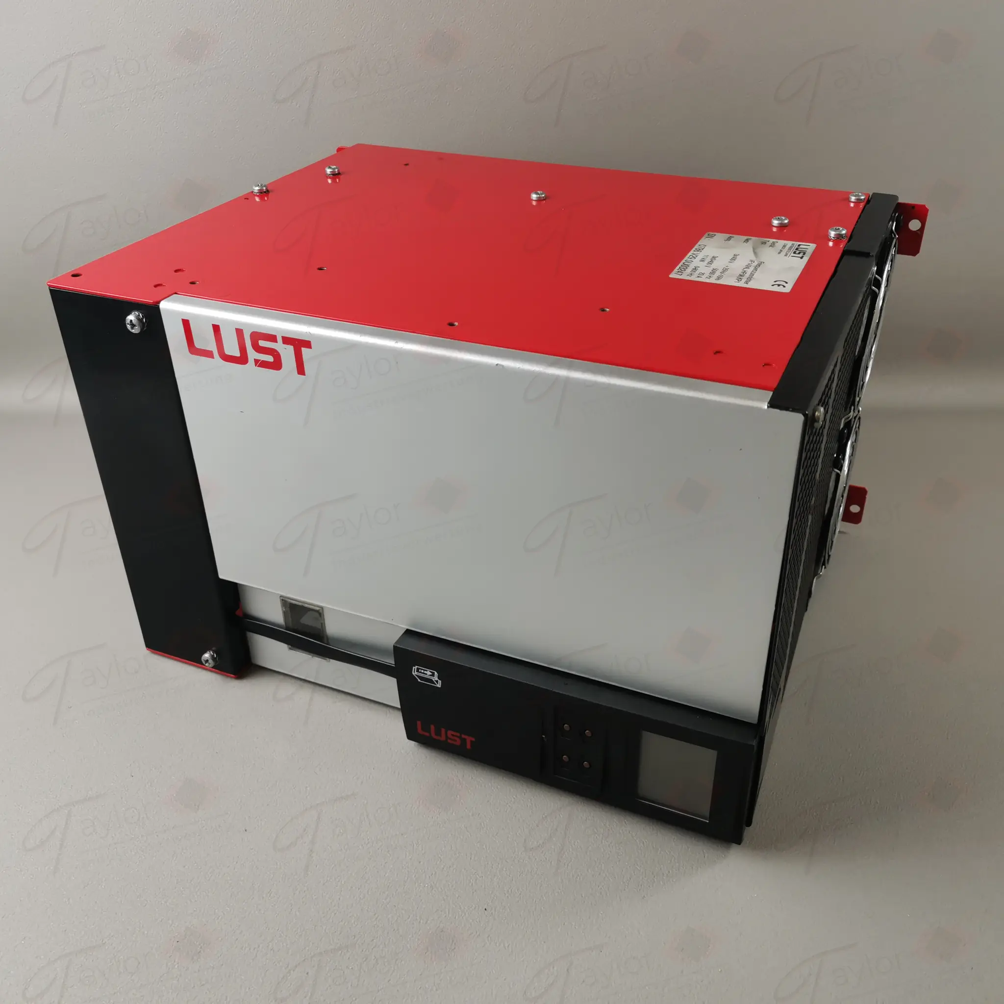 Produktfoto 1 von Lust Frequenzumrichter VF1424L,HF08,KP1