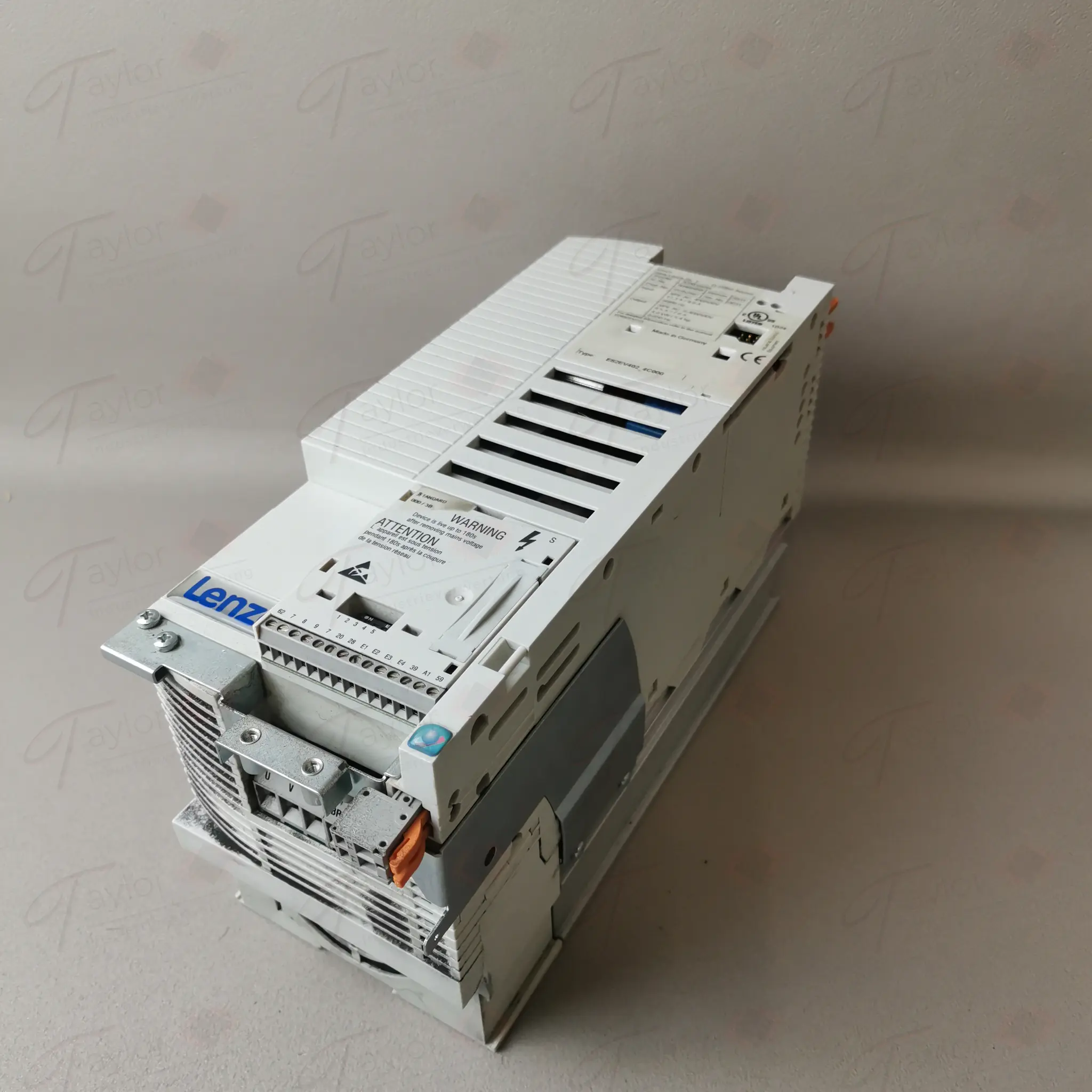 Produktfoto 1 von Lenze E82EV402_4C000