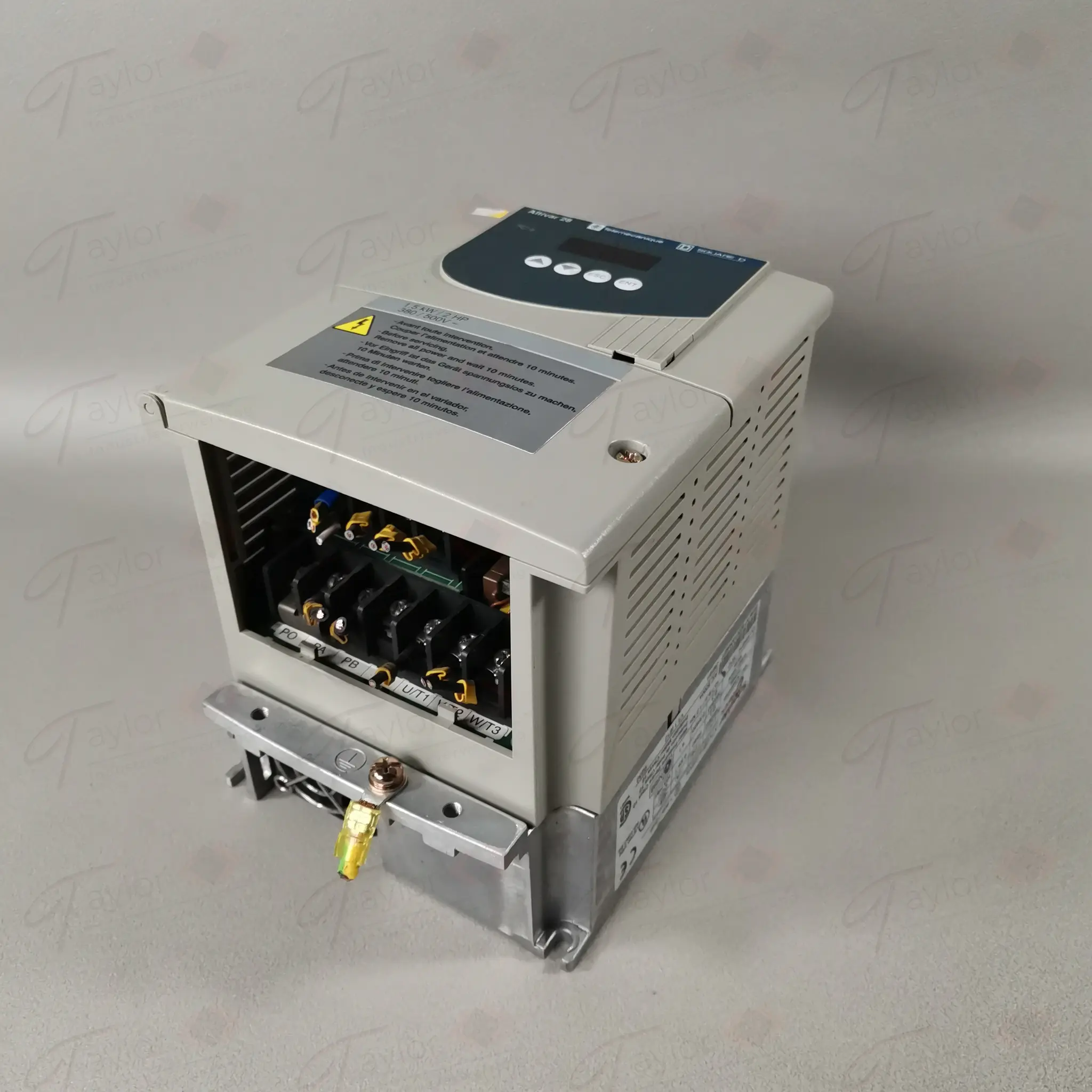 Produktfoto 1 von Schneider ATV28HU29N4 ohne Klappe