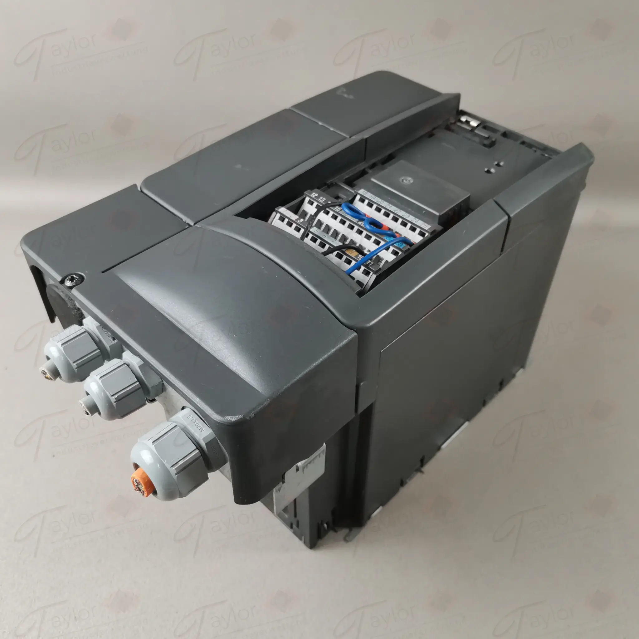 Produktfoto 1 von Siemens 6SE6440-2UC22-2BA1 / 6SE6 440-2UC22-2BA1 ohne Abdeckung