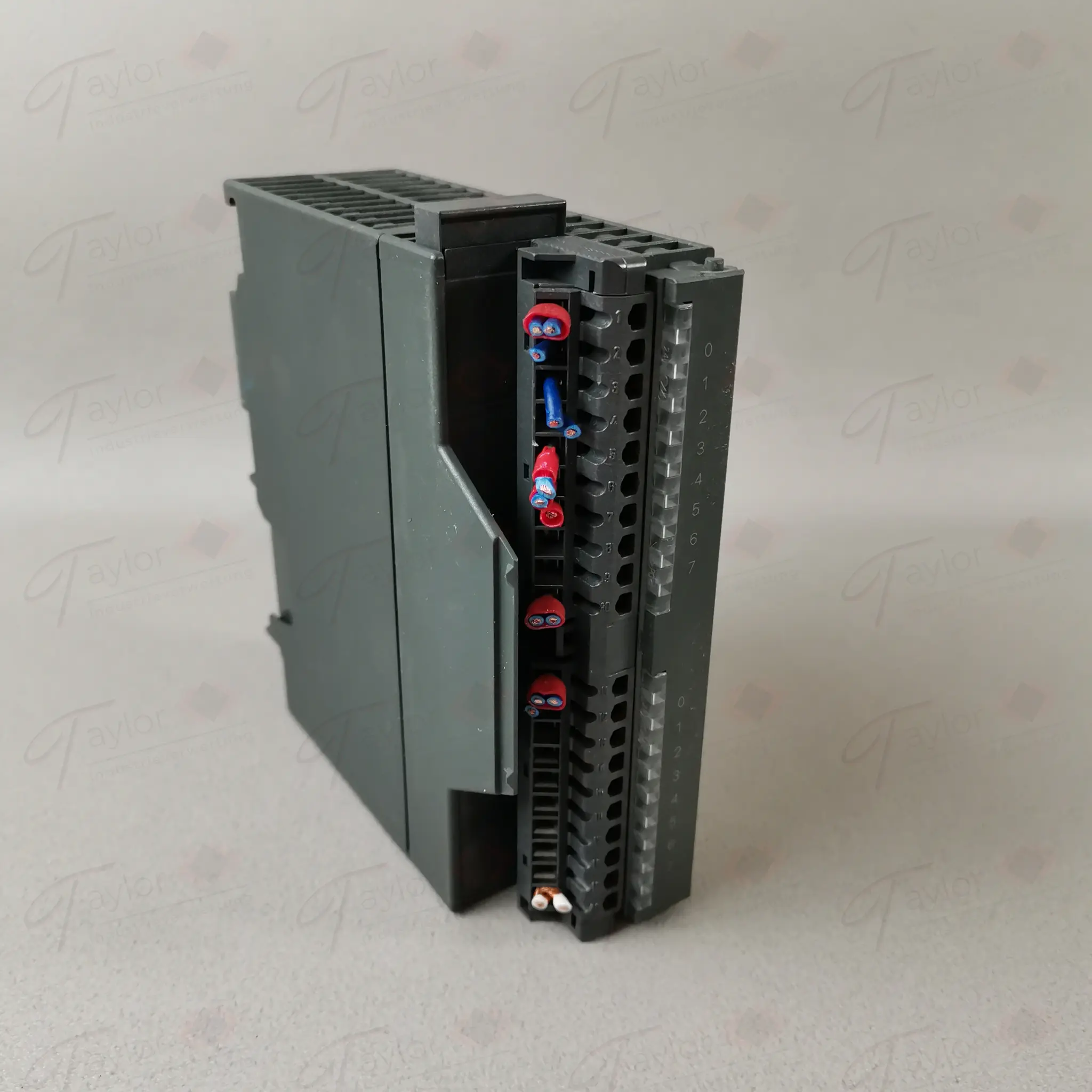 Produktfoto 1 von Siemens 6ES7 322-1HH01-0AA0 / 6ES7322-1HH01-0AA0 ohne Klappe