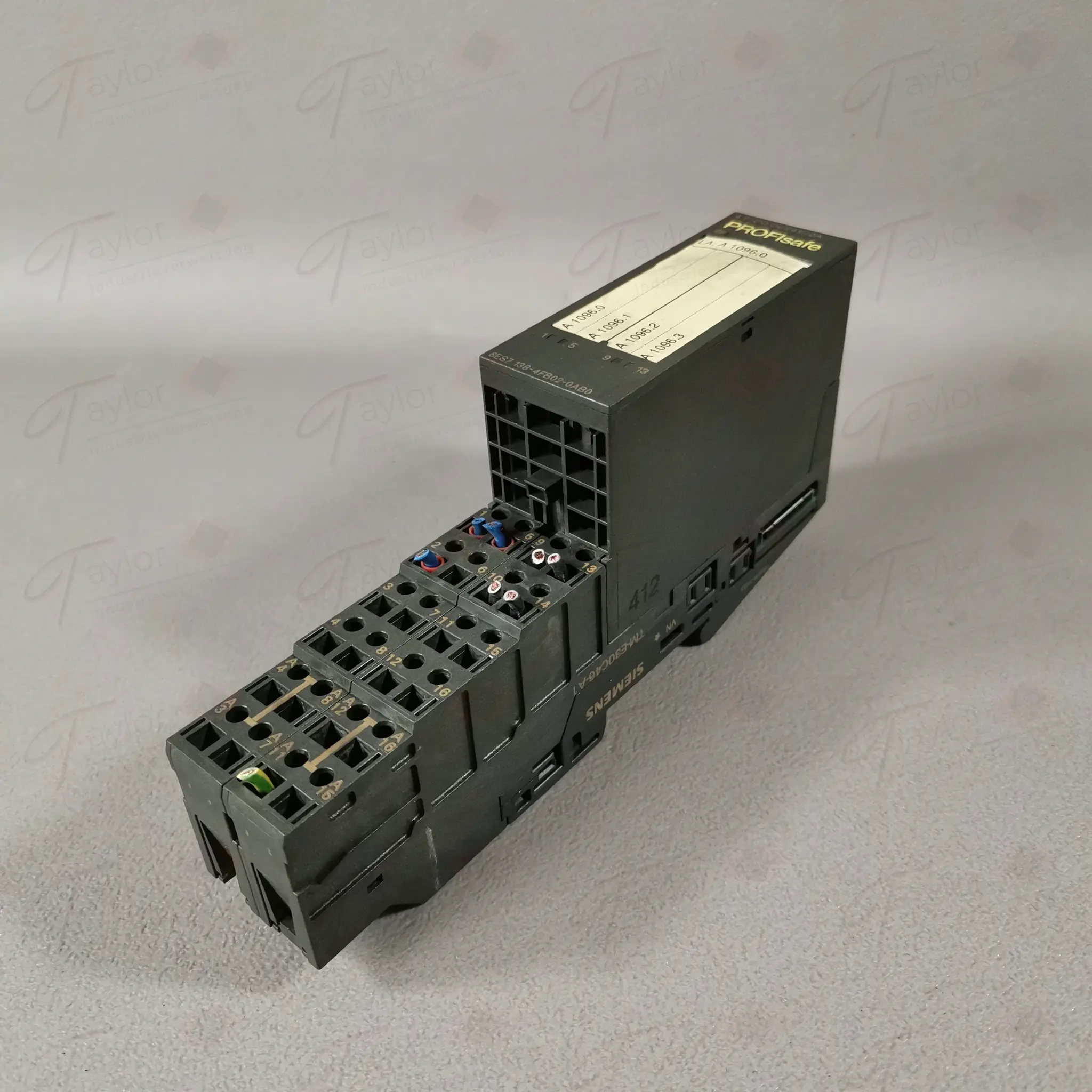 Produktfoto 1 von Siemens 6ES7 138-4FB02-0AB0 / 6ES7138-4FB02-0AB0 mit Sockel