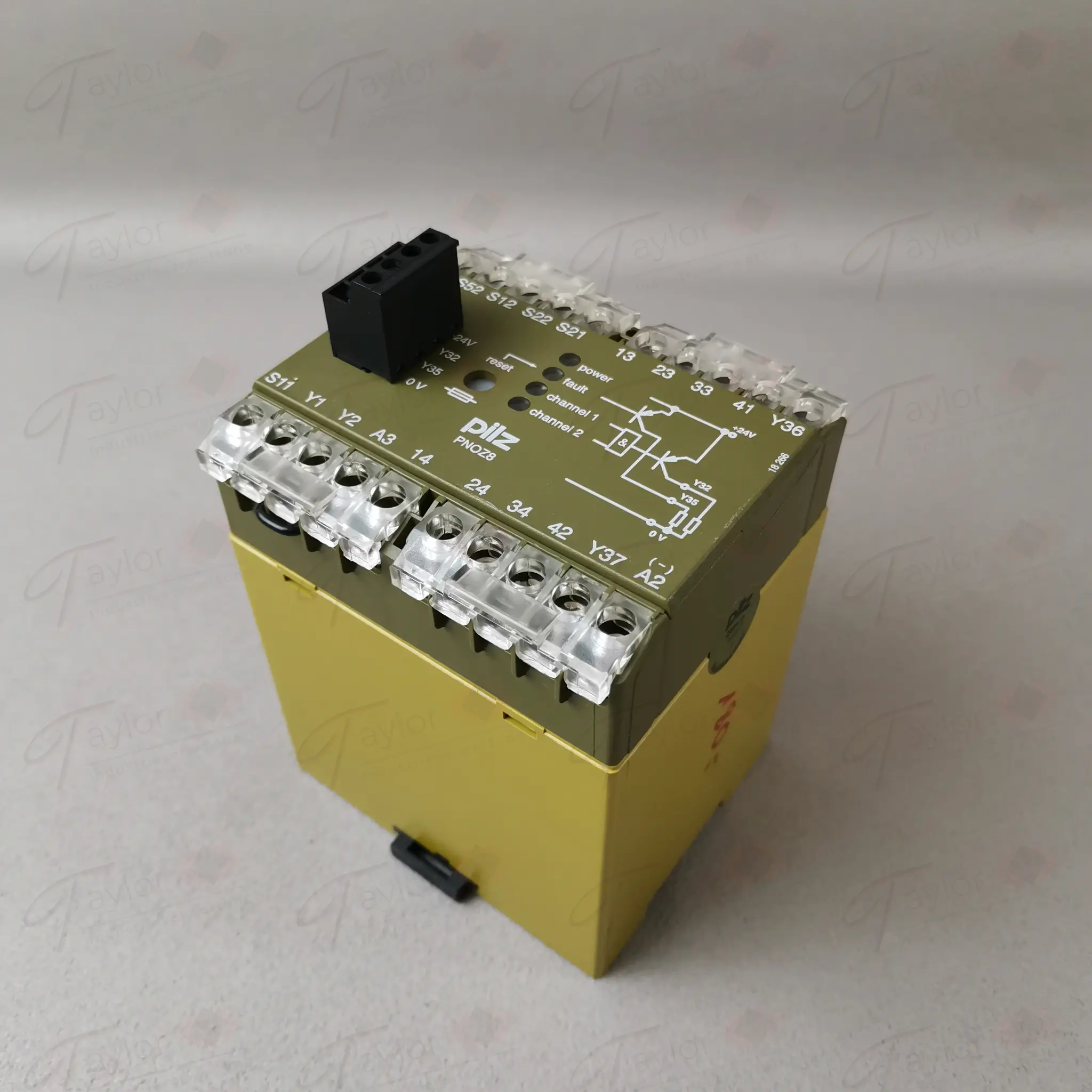 Produktfoto 1 von Pilz 474760 PNOZ 8 24 V DC