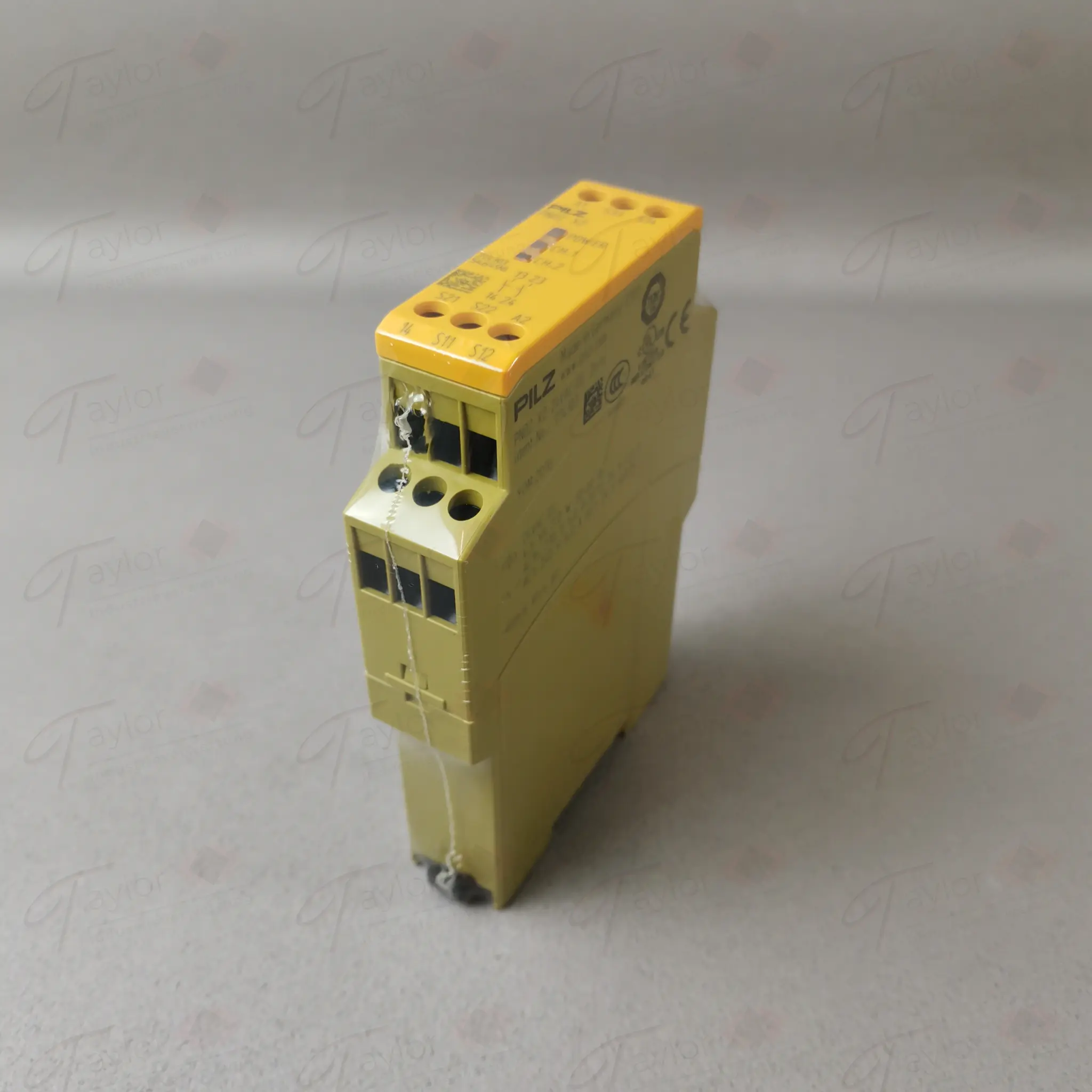 Produktfoto 1 von Pilz 774303 PNOZ X2 24VAC/DC 2n/o NEU OVP versiegelt