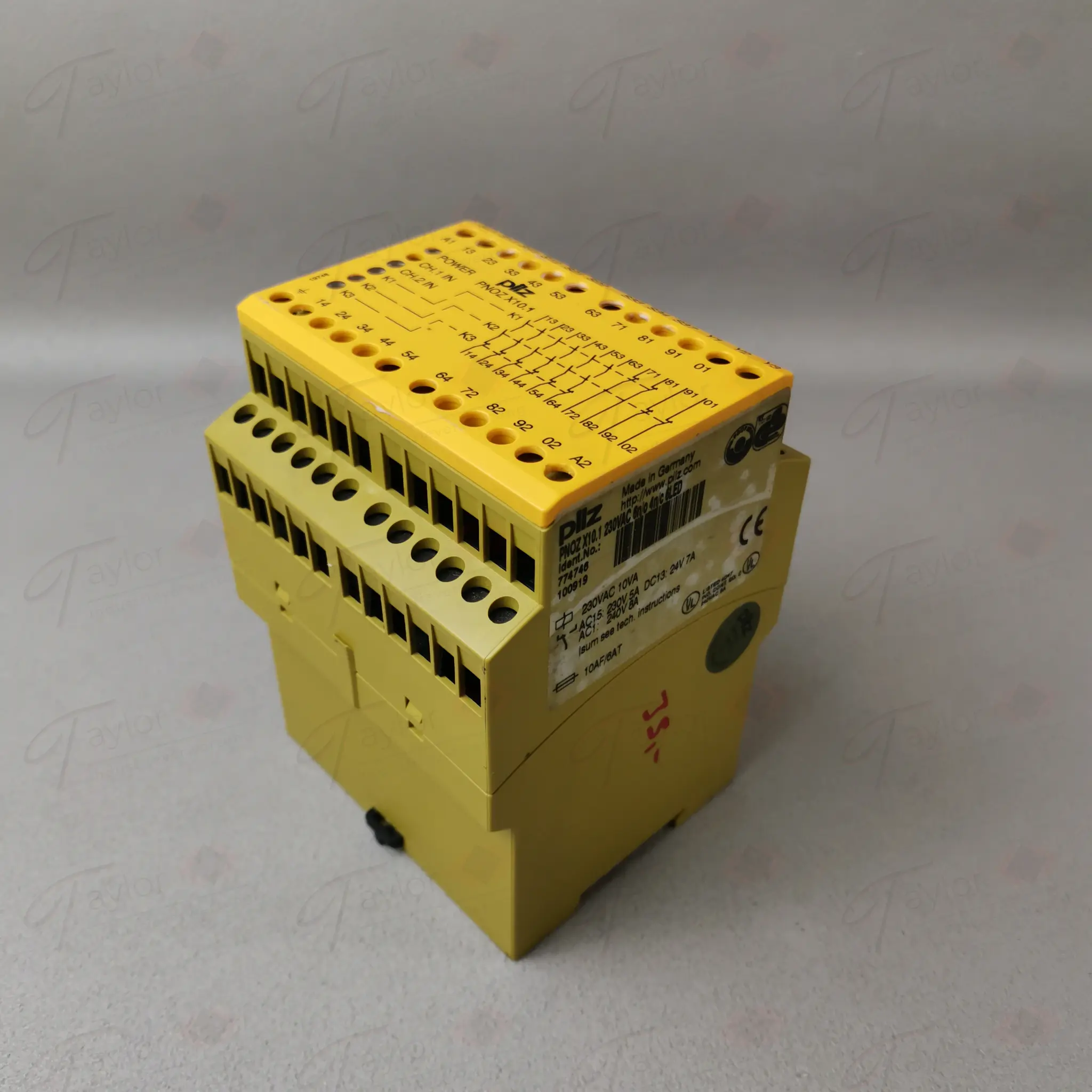 Produktfoto 1 von Pilz 774746 PNOZ X10.1 230-240VAC 6n/o 4n/c 6LED
