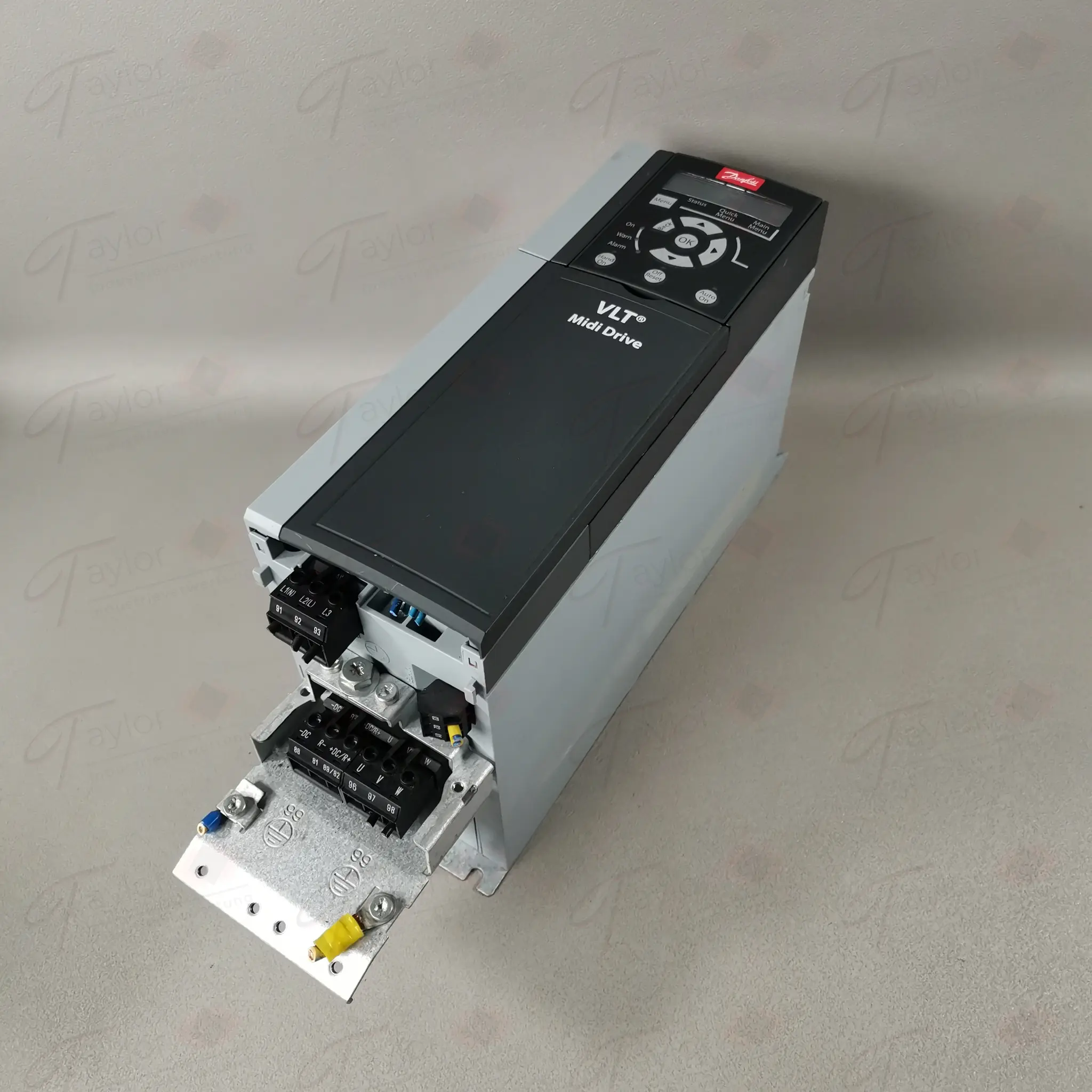 Produktfoto 1 von Danfoss VLT Midi Drive FC-280P4K0T4E20H1BXCXXXSXXXXAX