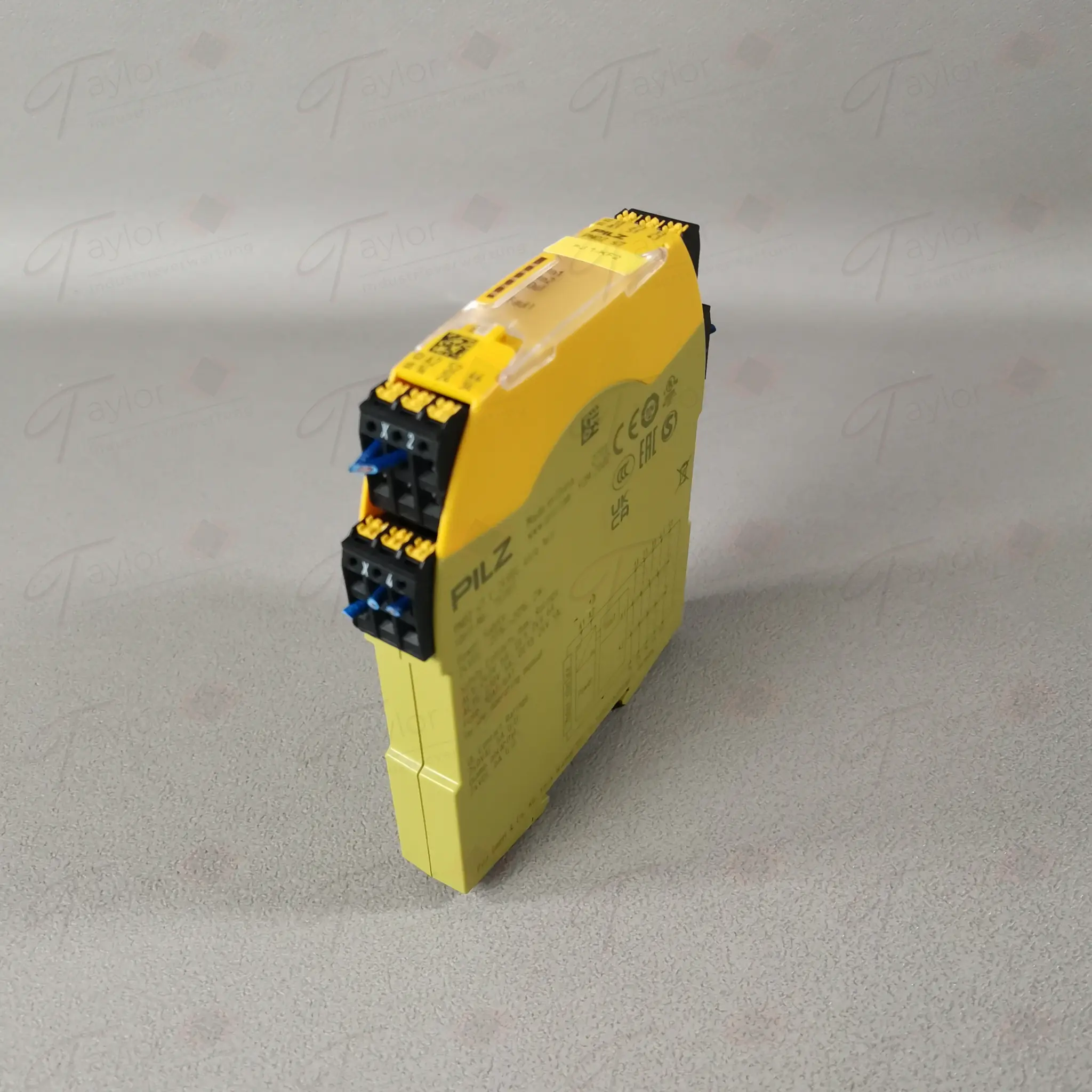 Produktfoto 1 von Pilz 751107 PNOZ s7C 24VDC 4n/o 1n/c