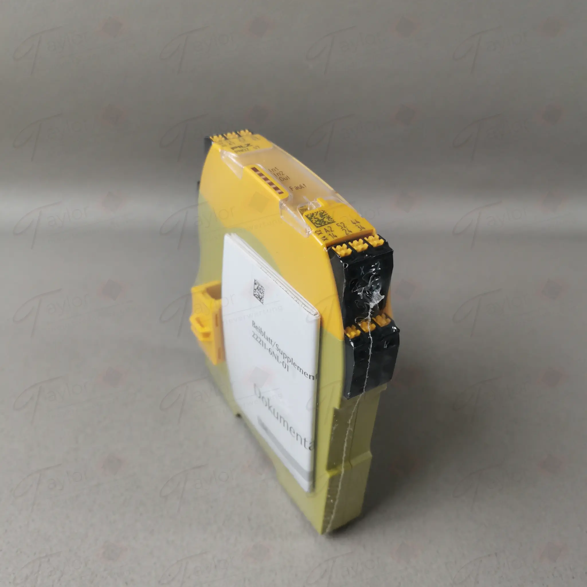 Produktfoto 1 von Pilz 751107 PNOZ s7C 24VDC 4n/o 1n/c NEU OVP