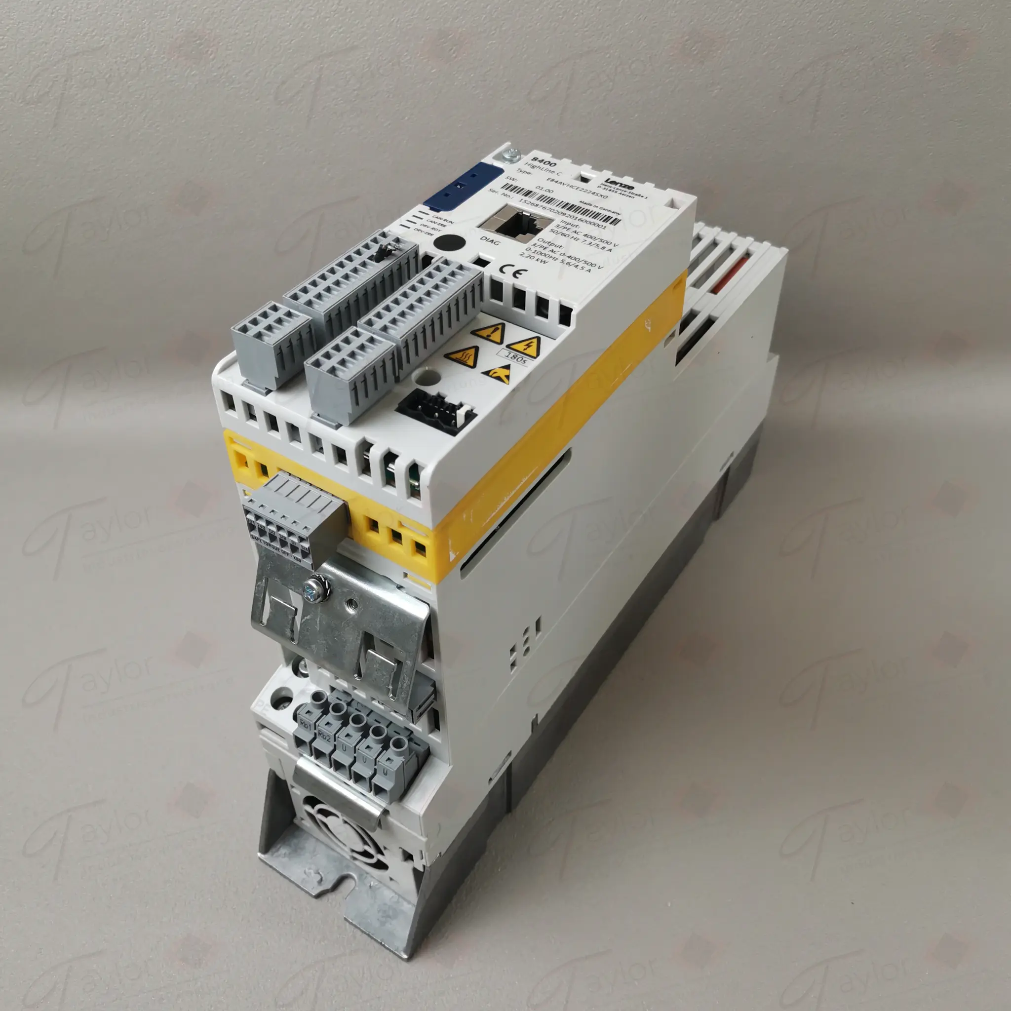 Produktfoto 1 von Lenze E84AVHCE2224SX0