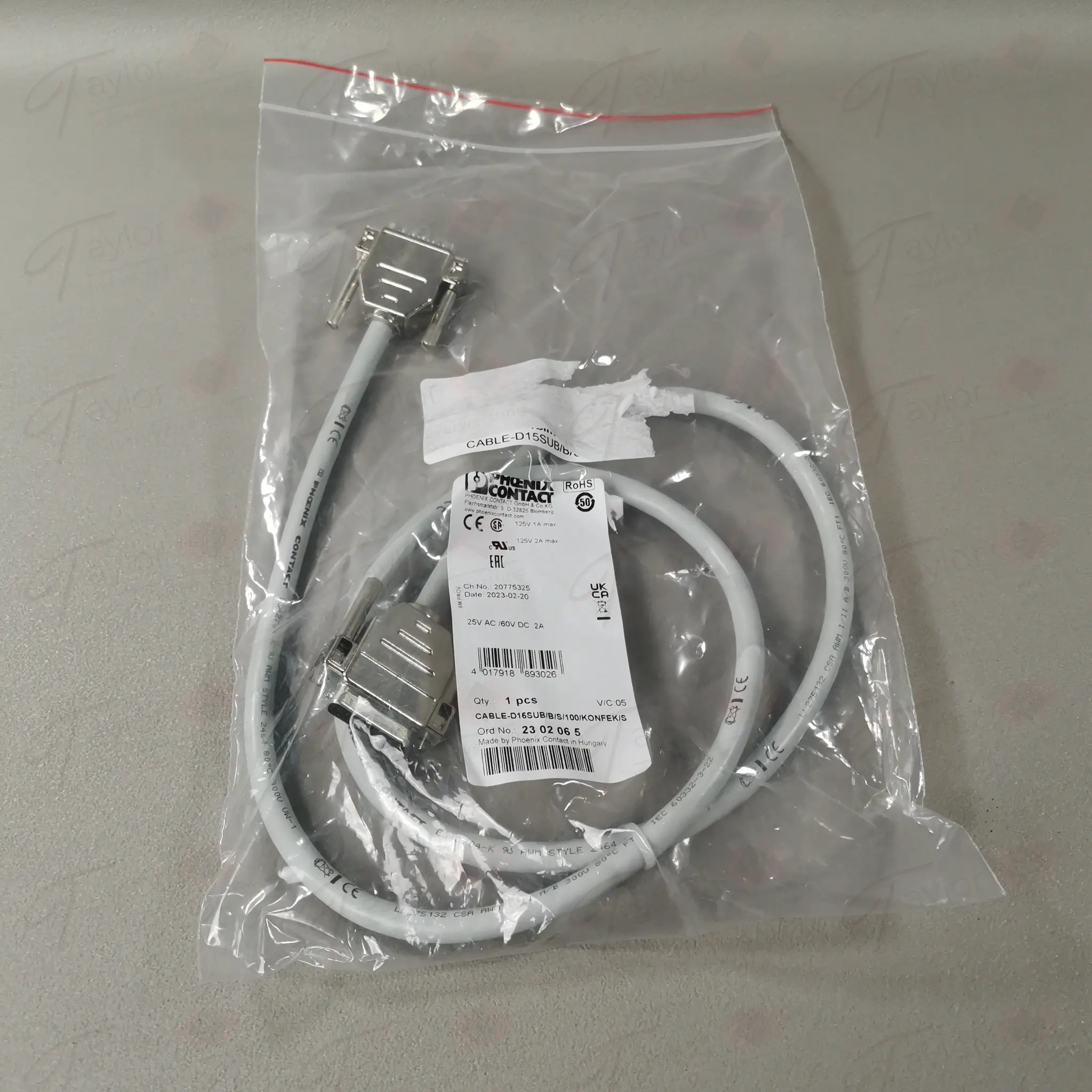 Produktfoto 1 von Phoenix Contact 2302065 CABLE-D15SUB/B/S/100/KONFEK/S NEU OVP