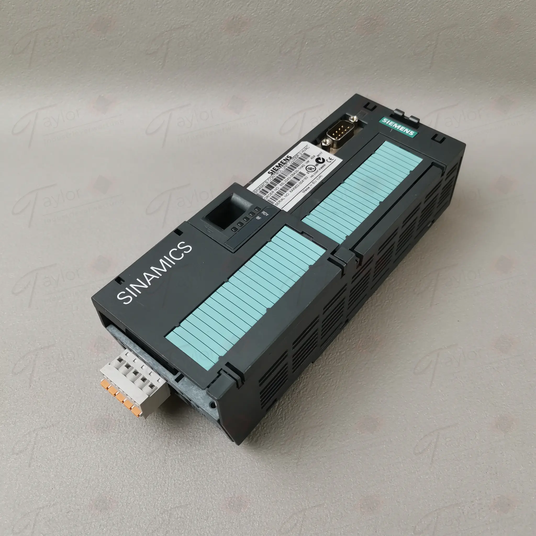 Produktfoto 1 von Siemens 6SL3243-0BA30-1HA0 / 6SL3 243-0BA30-1HA0