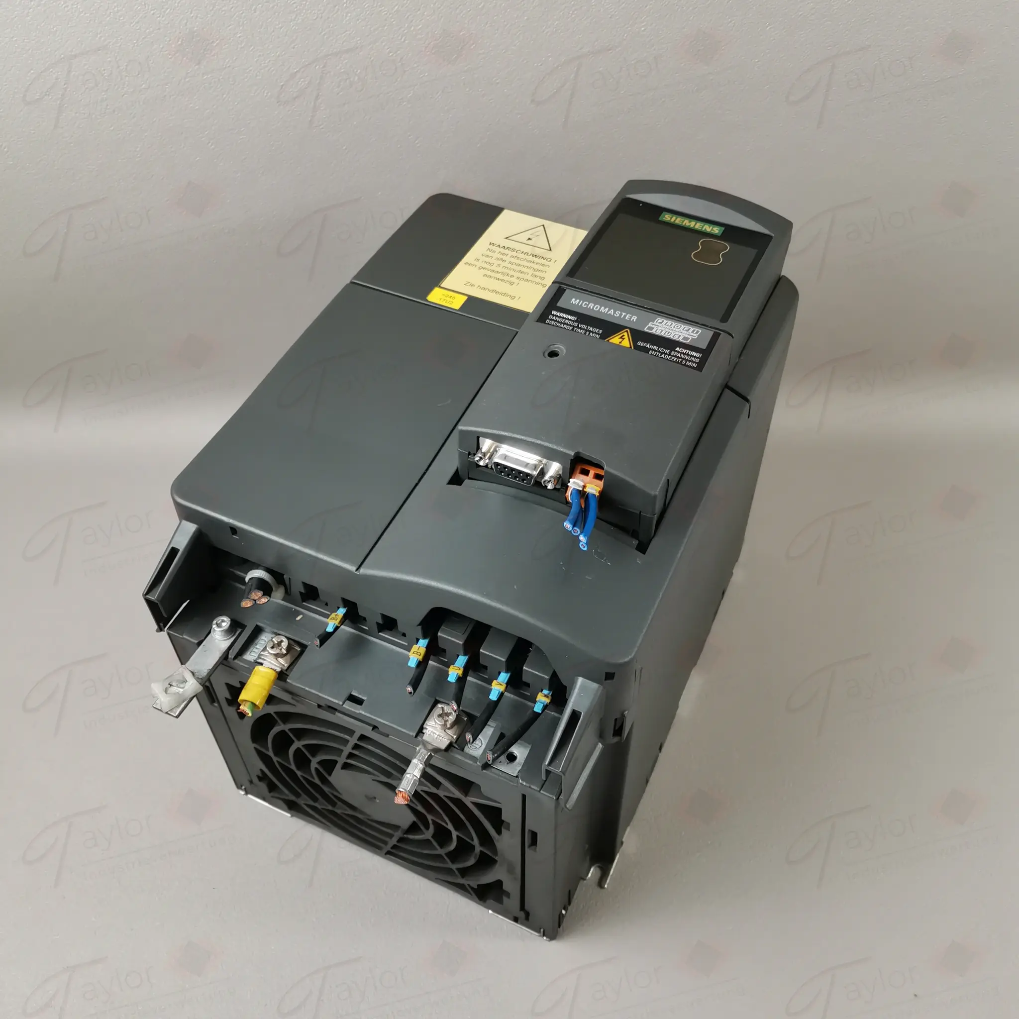 Produktfoto 1 von Siemens 6SE6440-2AD25-5CA1 / 6SE6 440-2AD25-5CA1