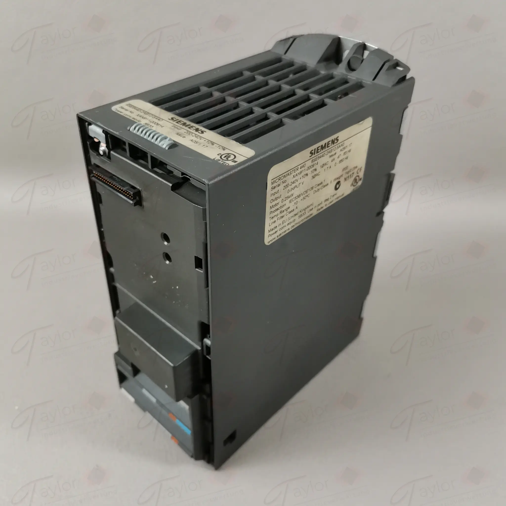 Produktfoto 1 von Siemens 6SE6440-2AB12-5AA0 / 6SE6 440-2AB12-5AA0
