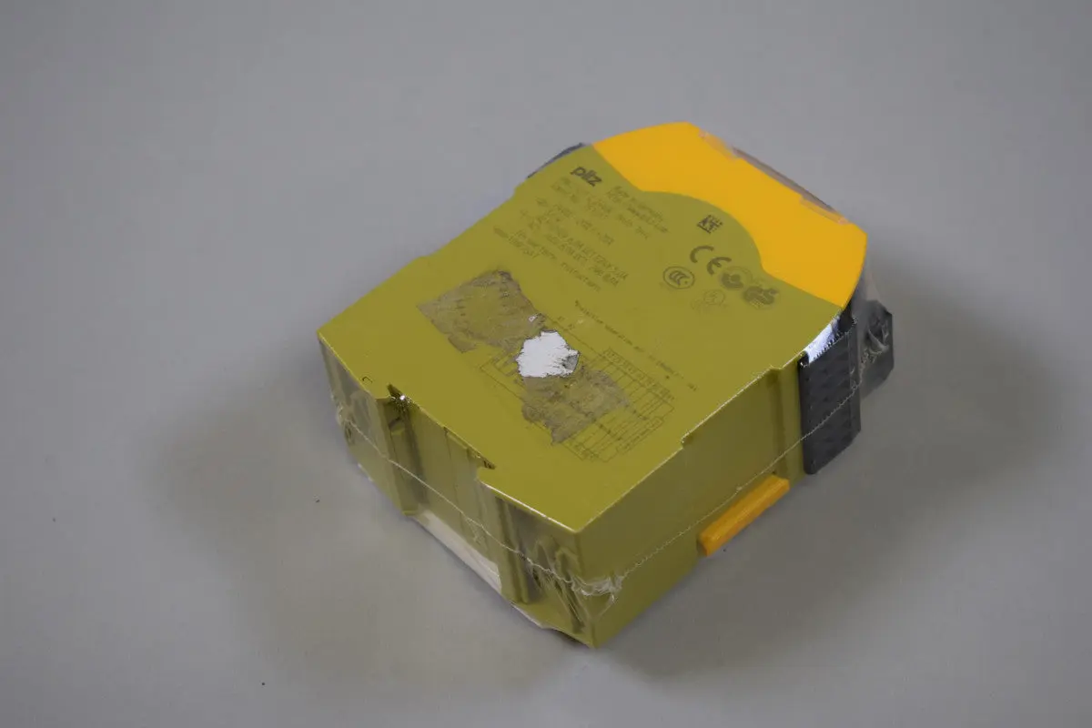 Produktfoto 1 von PILZ PNOZs11C24VDC8no1nc auf Lager