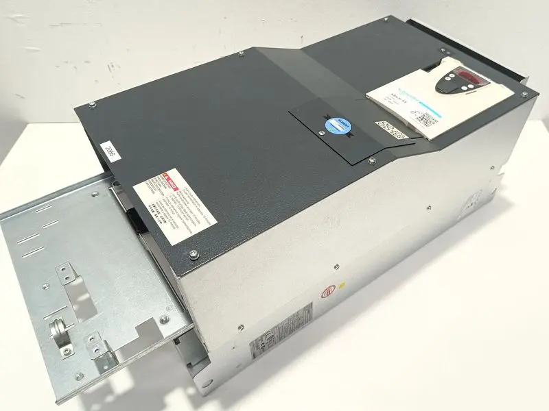 Produktfoto 1 von Schneider Electric Altivar ATV61HD45N4Z ATV61HD45N4 400V 45kw TOP ZUSTAND & TESTED