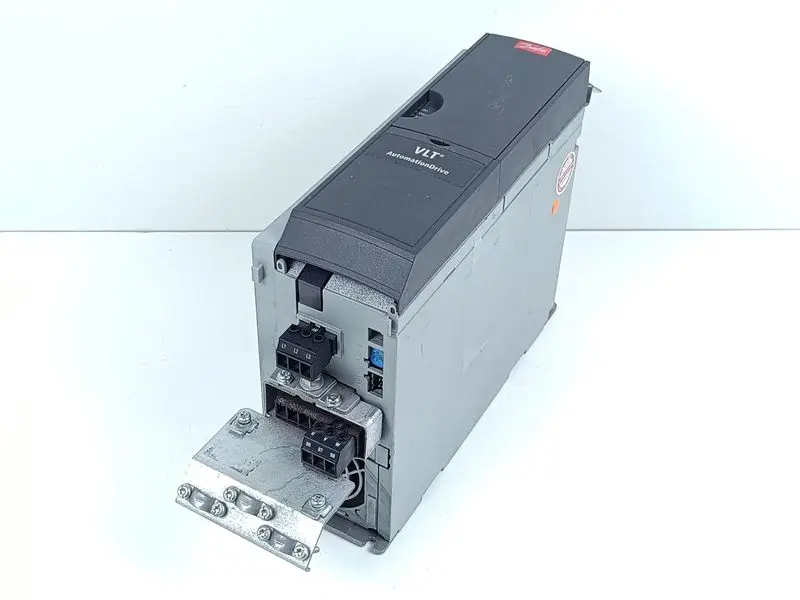 Produktfoto 1 von Danfoss VLT FC-301P1K5T4E20H1XXXXXXSXXXXA6BXCXXXXDX 1,5kw 400V 131B7507 TESTED