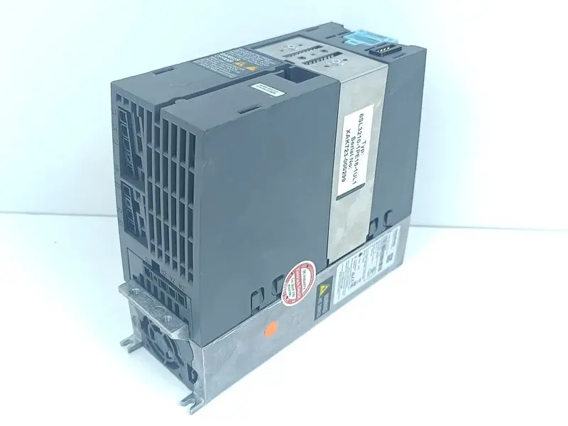 Produktfoto 1 von Siemens Sinamics PM240-2 6SL3210-1PE16-1UL1 FS: 07 400V 2,2kw TESTED & USED