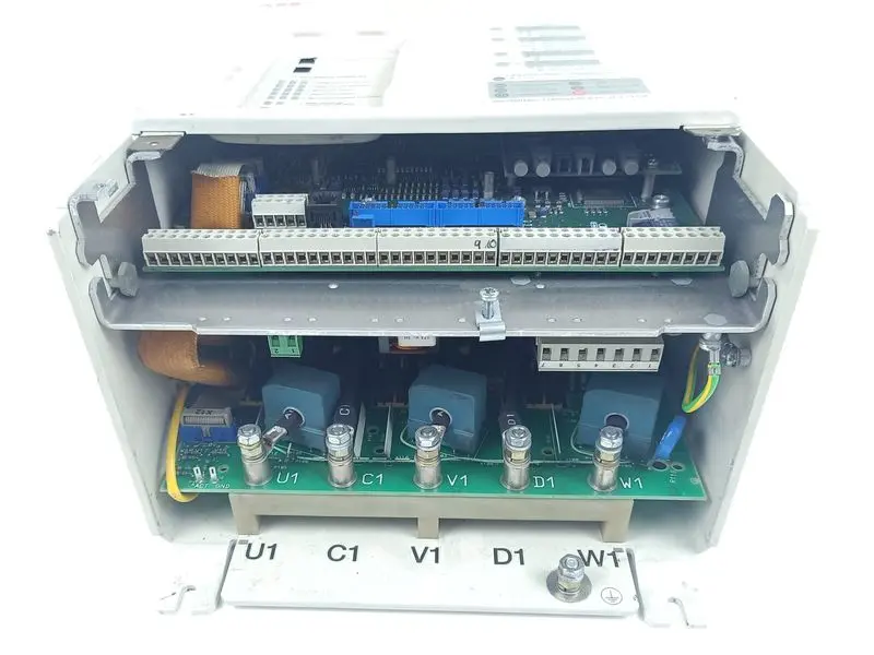 Produktfoto 1 von ABB DCS 500 Drive DCS502B0025-41-2101050 400V 25A TESTED & TOP ZUSTAND